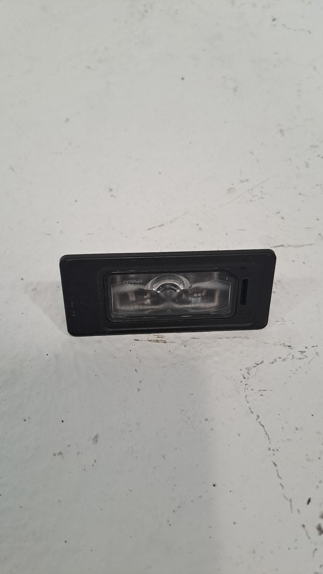 Éclairage de plaque VOLKSWAGEN TIGUAN (AX1)