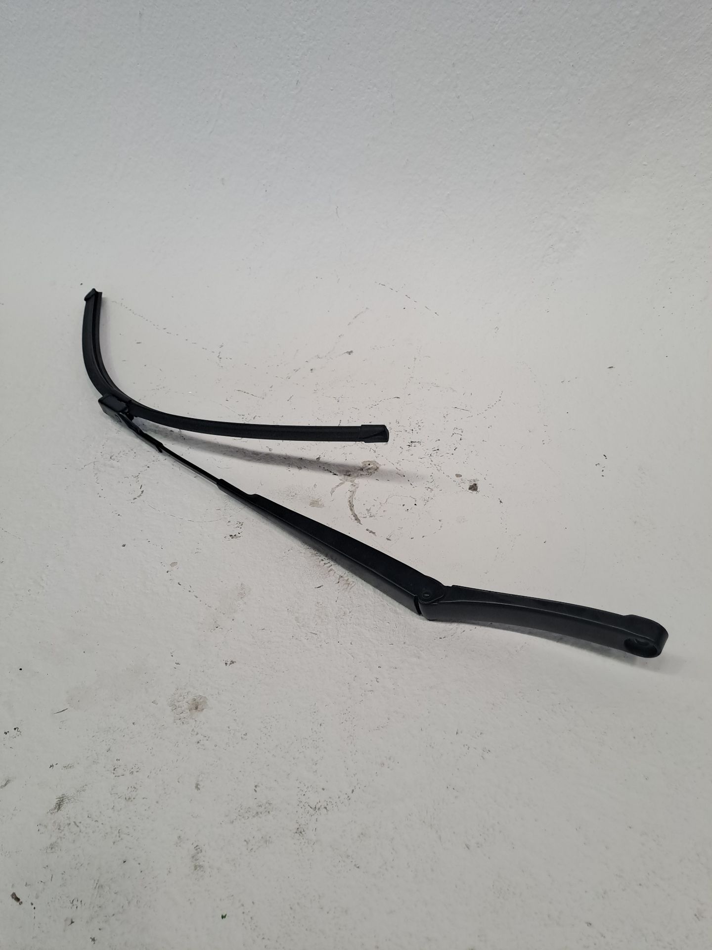 Wischerarm vorne rechts VOLKSWAGEN TIGUAN (AX1)