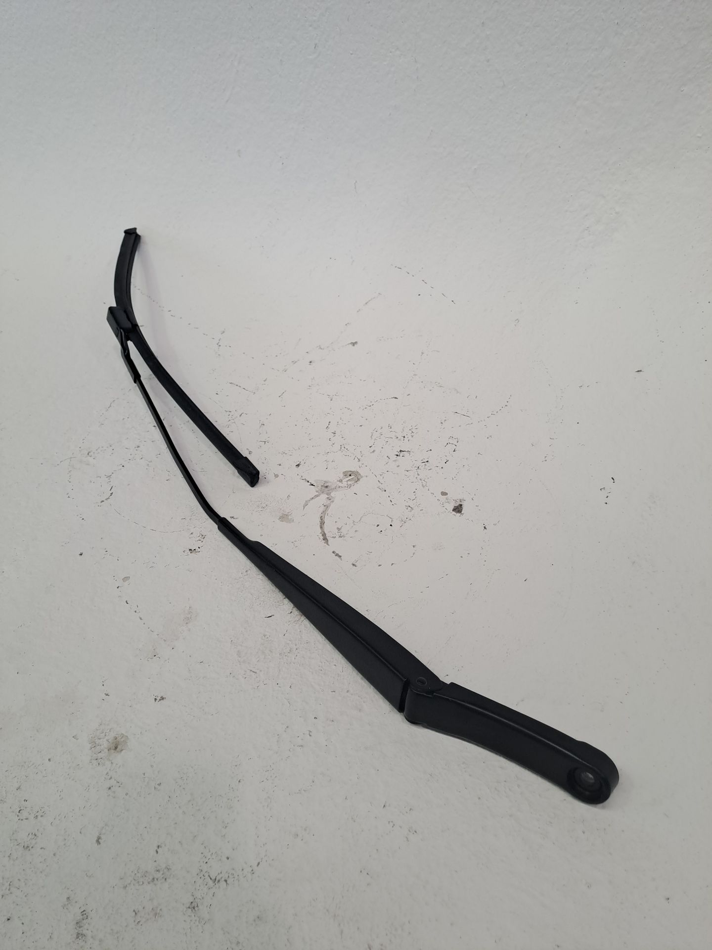 Front Left Wiper Arm VOLKSWAGEN TIGUAN (AX1)