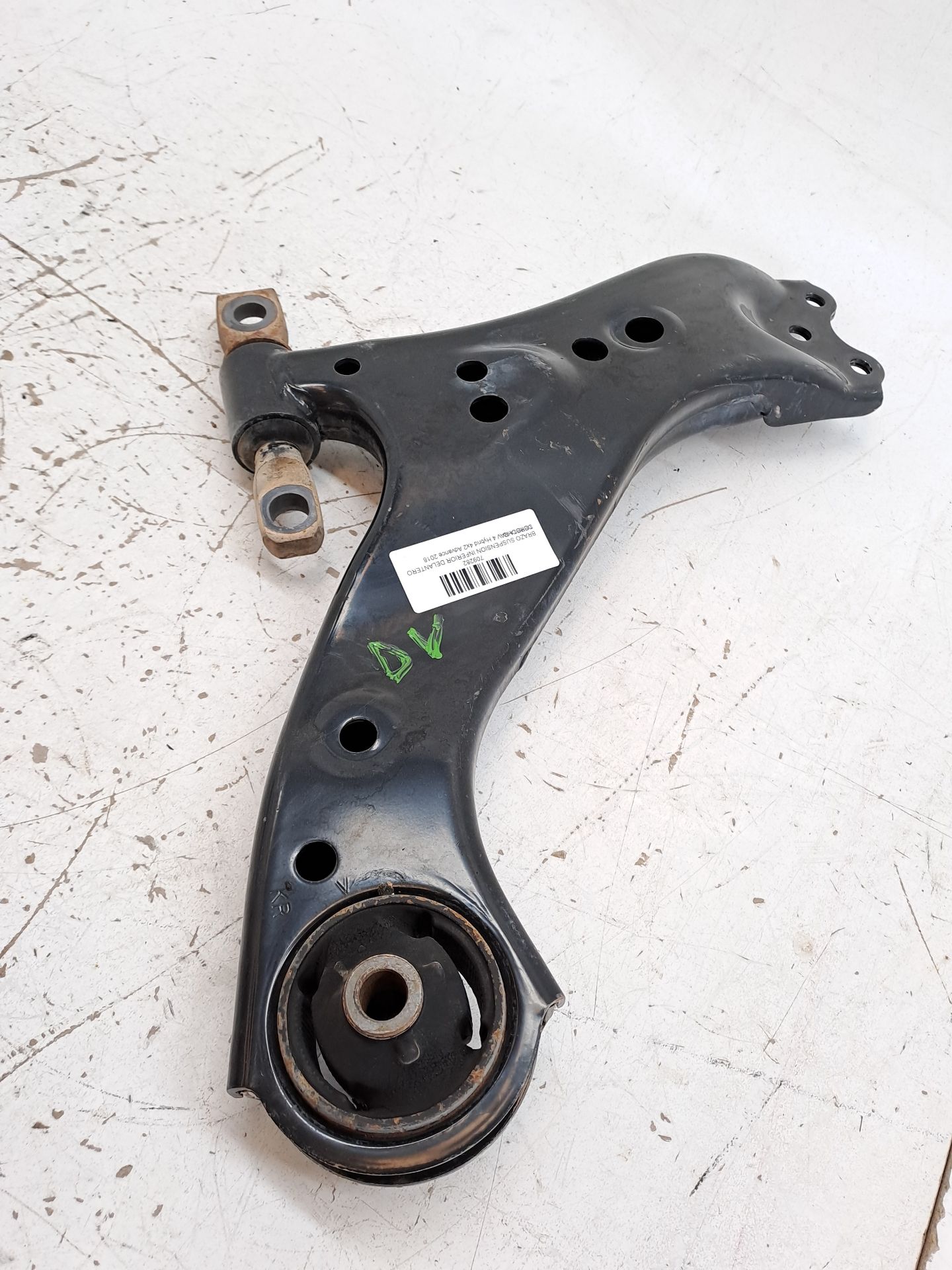 Bras de suspension inférieur avant droit TOYOTA RAV4
