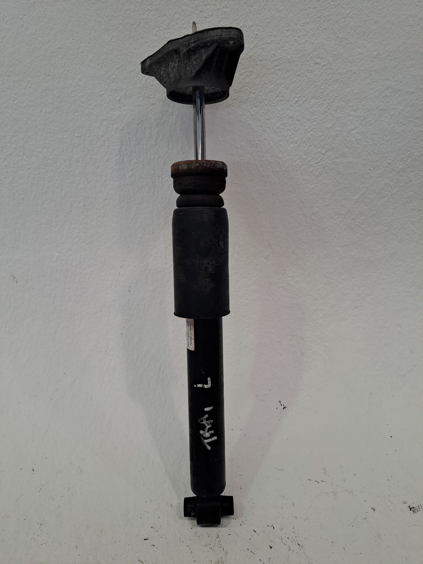Rear Left Shock Absorber BMW 1 (F20)