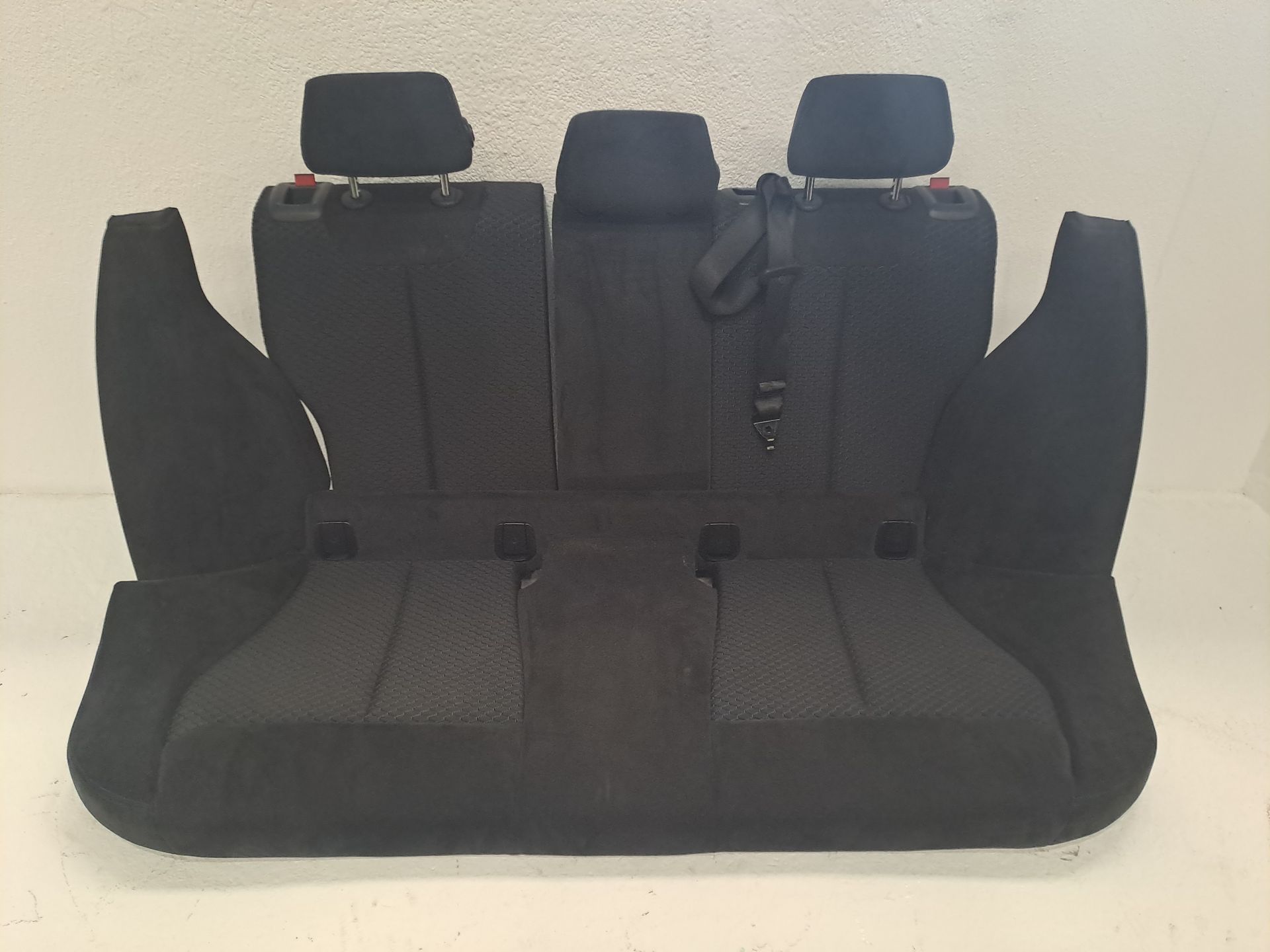 Fechadura dos bancos traseiros BMW 1 (F20)