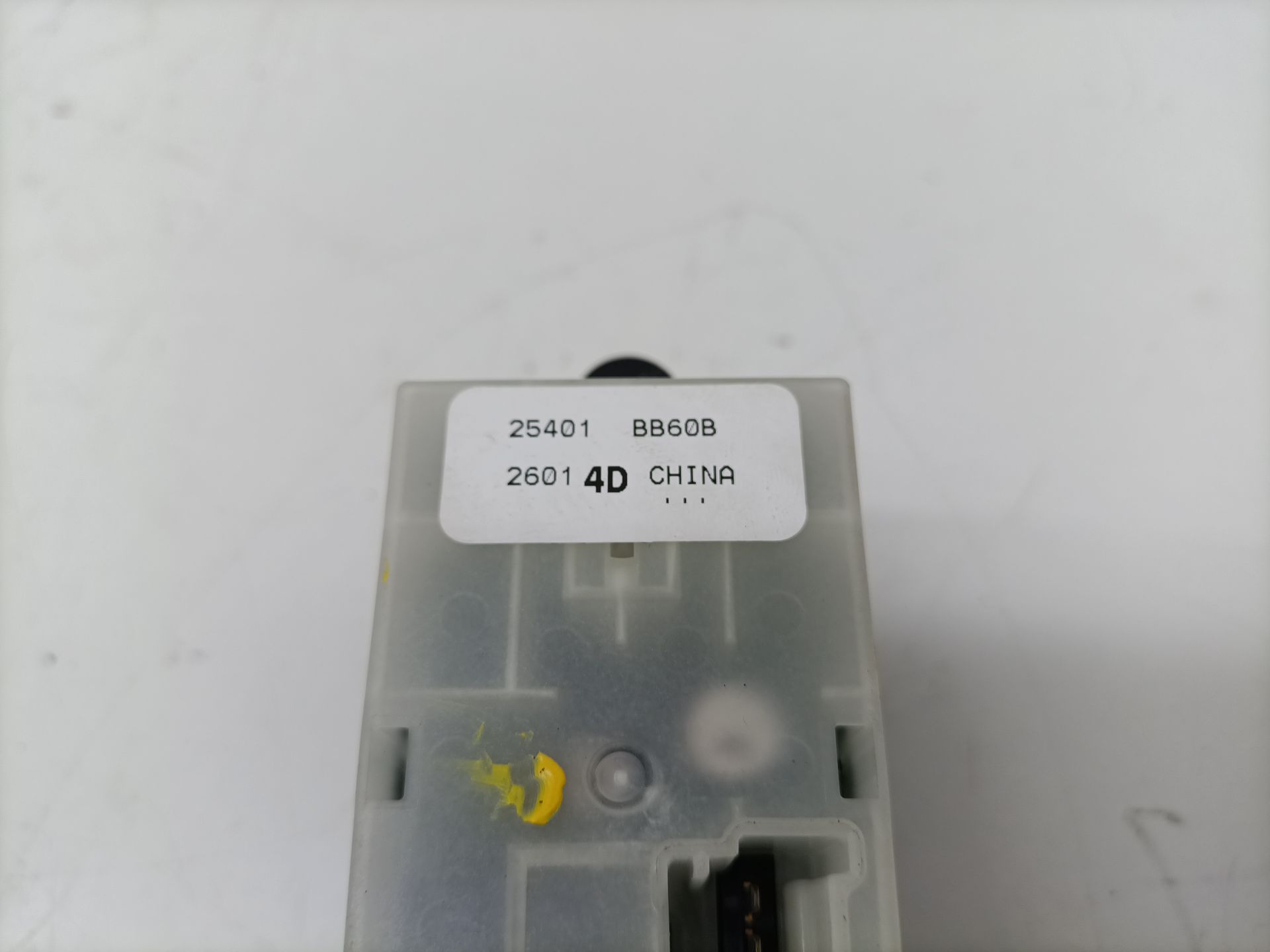 Front Left Window Switch NISSAN QASHQAI (J10)