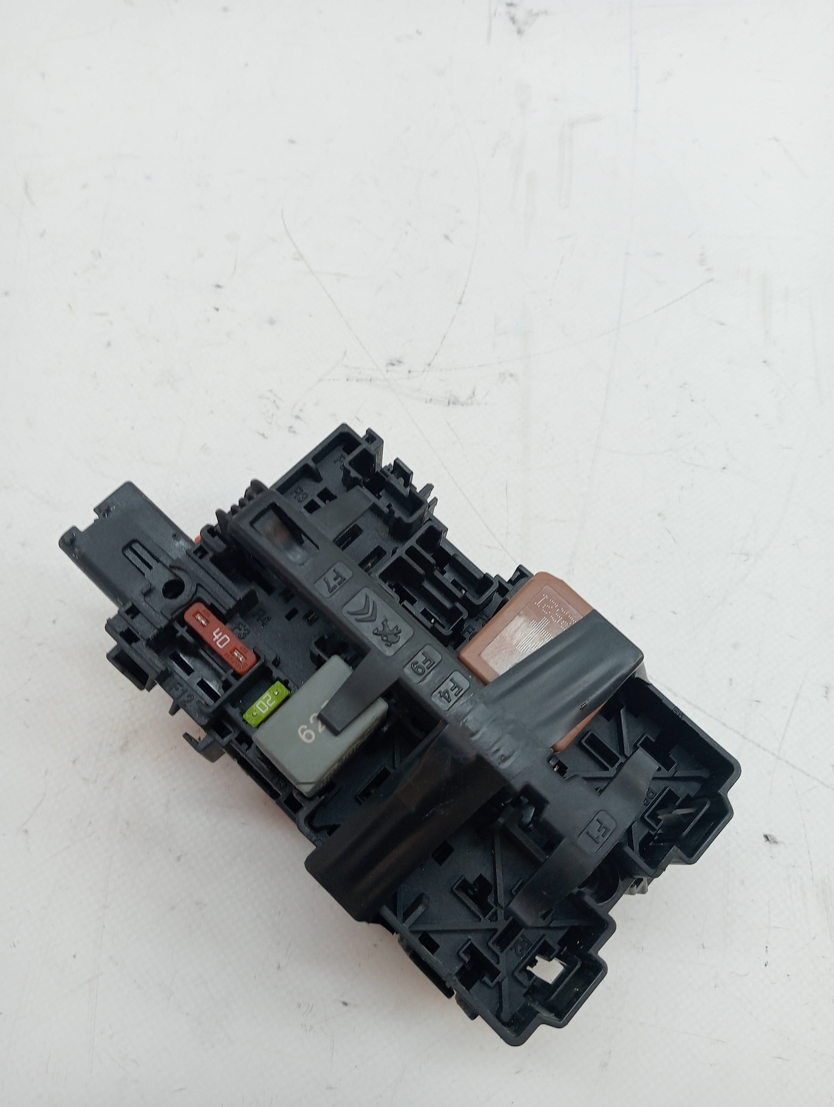 Relay/Fuse box PEUGEOT PARTNER (2022)