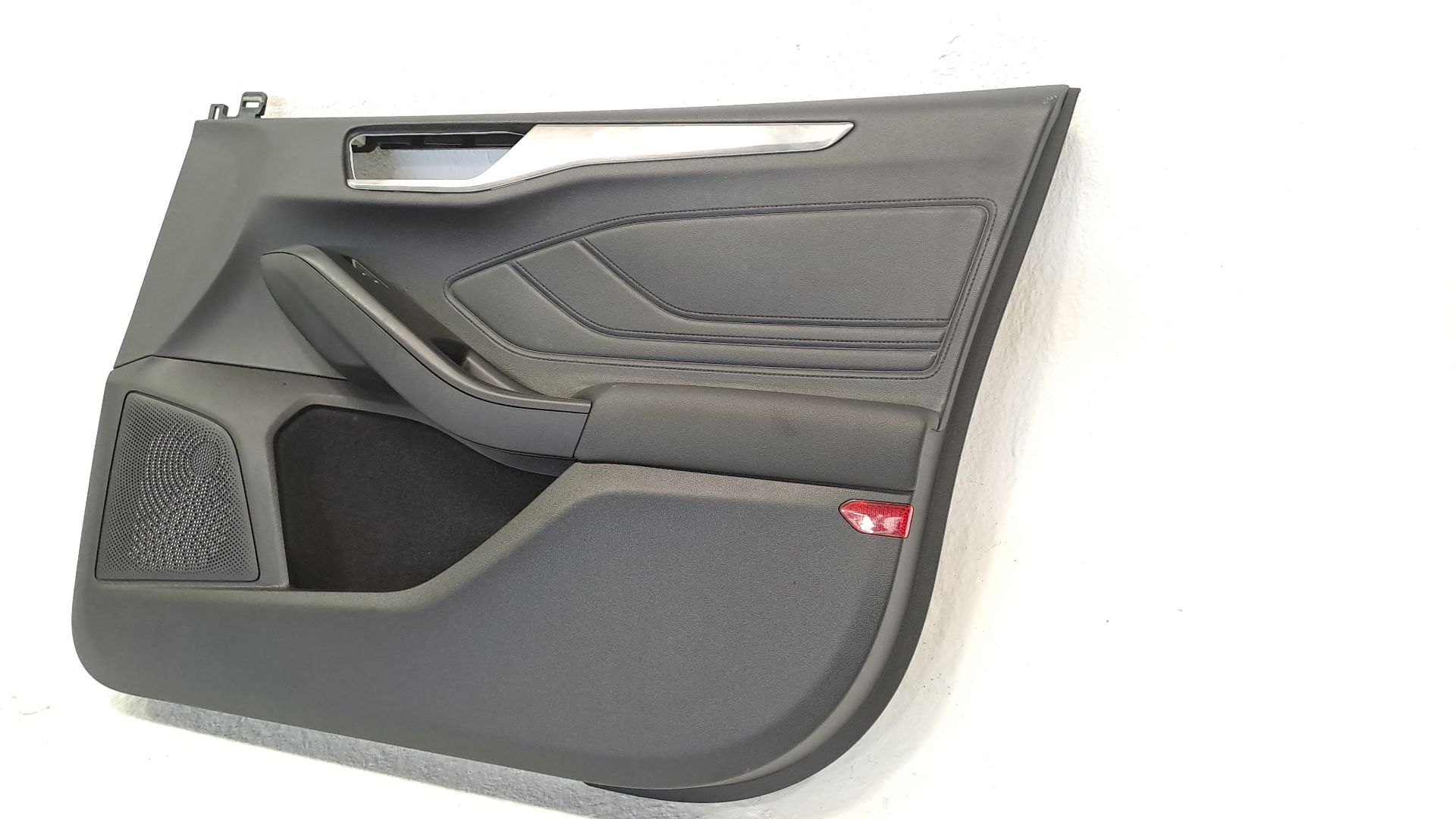 Revestimento porta dianteira direita FORD FOCUS