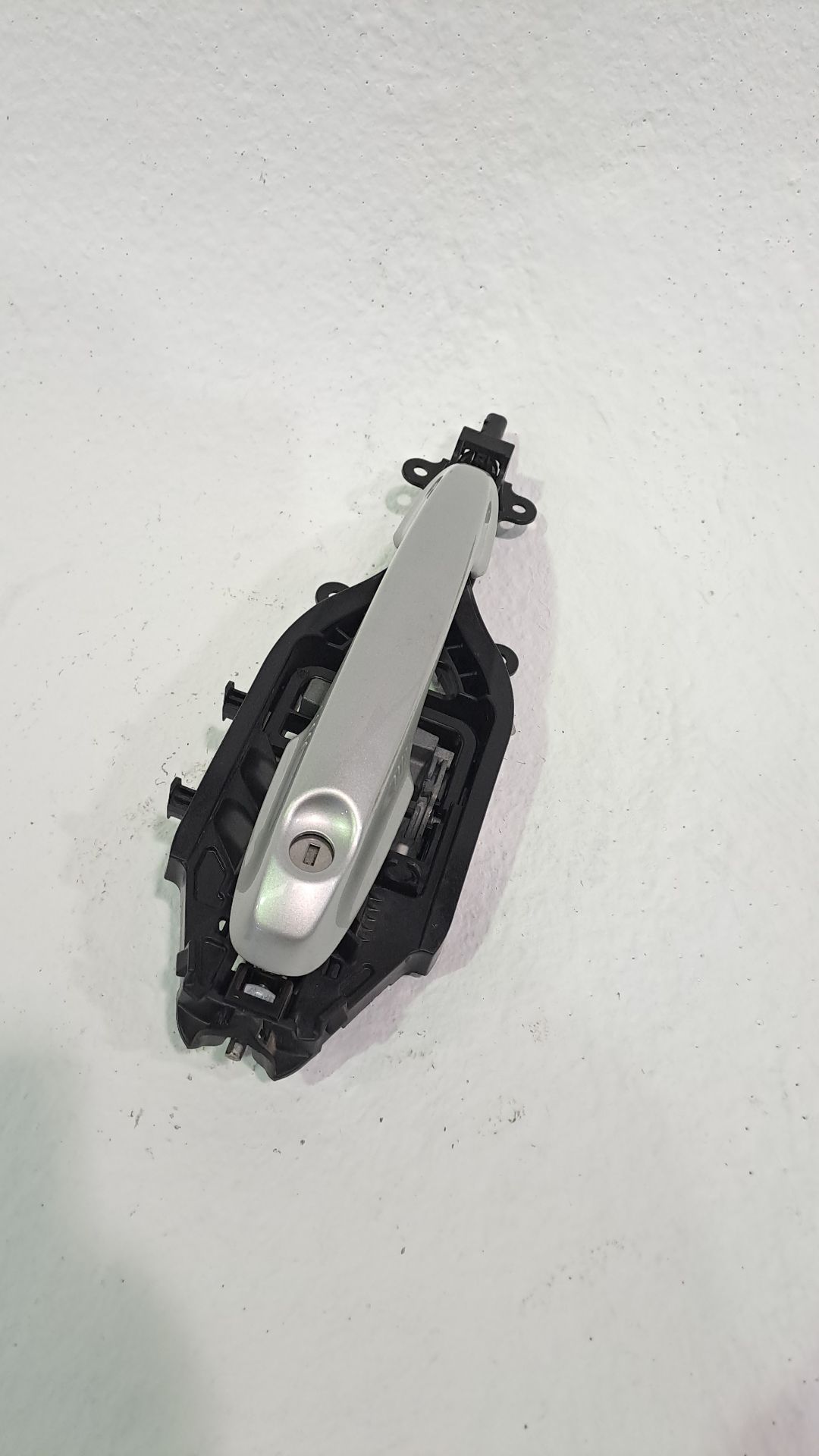 Maniglia esterna anteriore sinistra FORD FOCUS