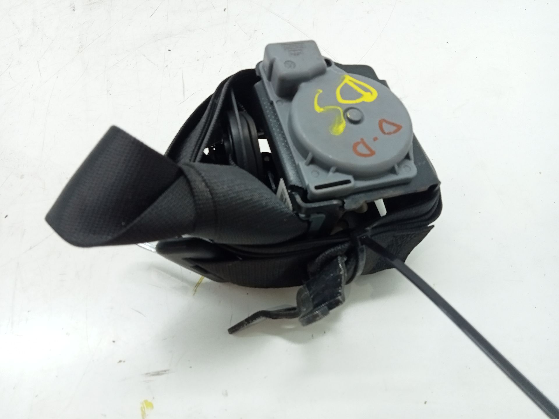 Front right seat belt BMW X3 (E83)