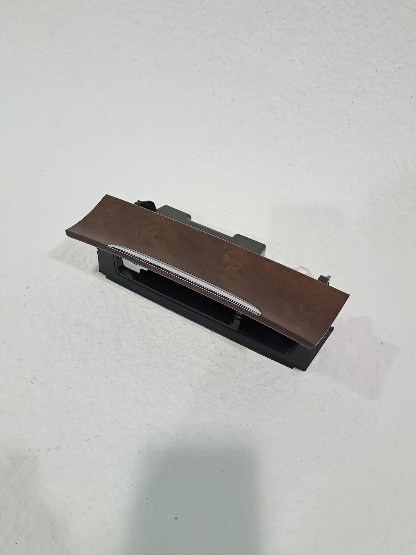 Aschenbecher VOLKSWAGEN PASSAT BERLINA (3B3)