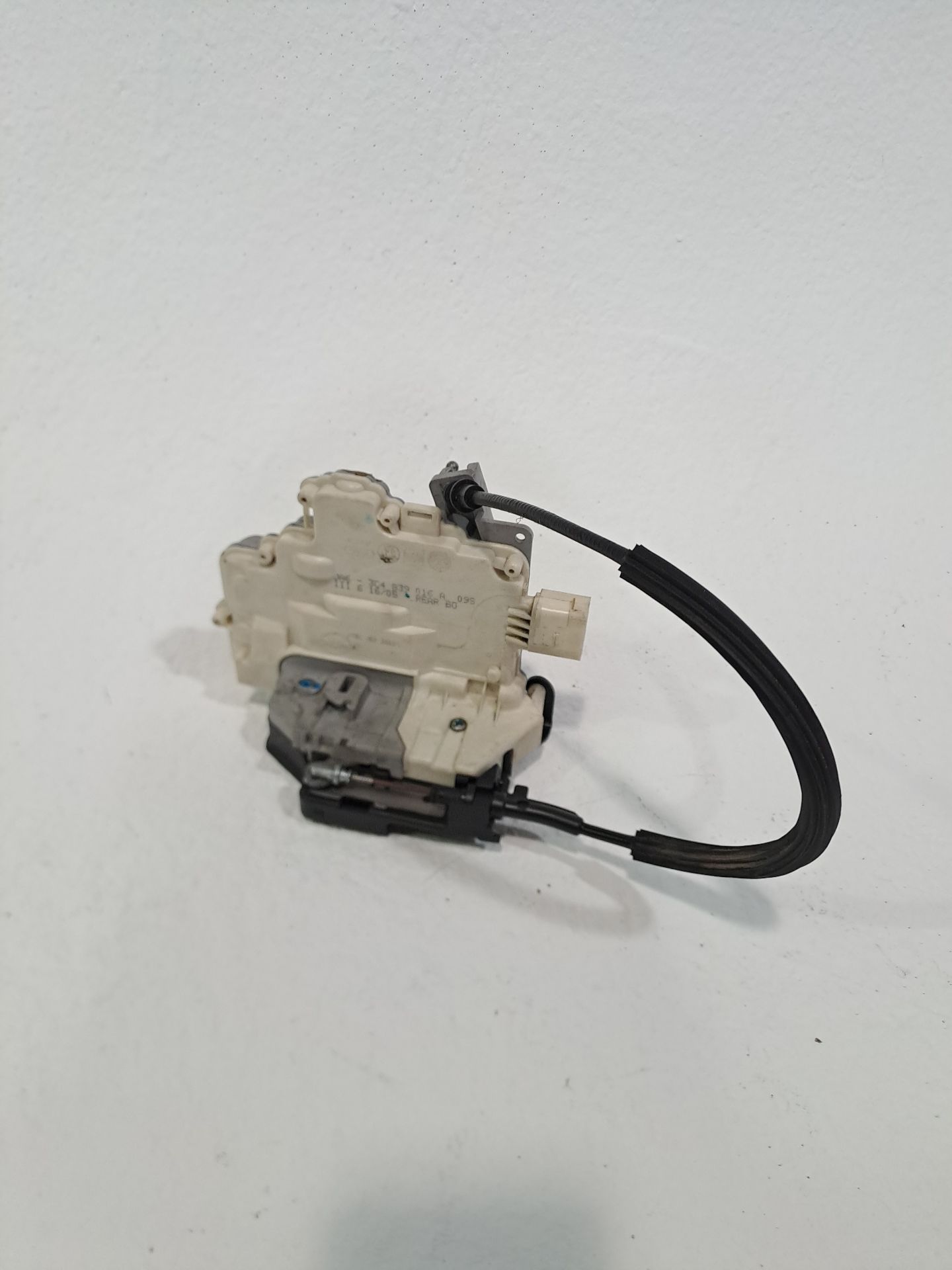 CERRADURA PUERTA TRASERA DERECHA VOLKSWAGEN PASSAT BERLINA (3B3)