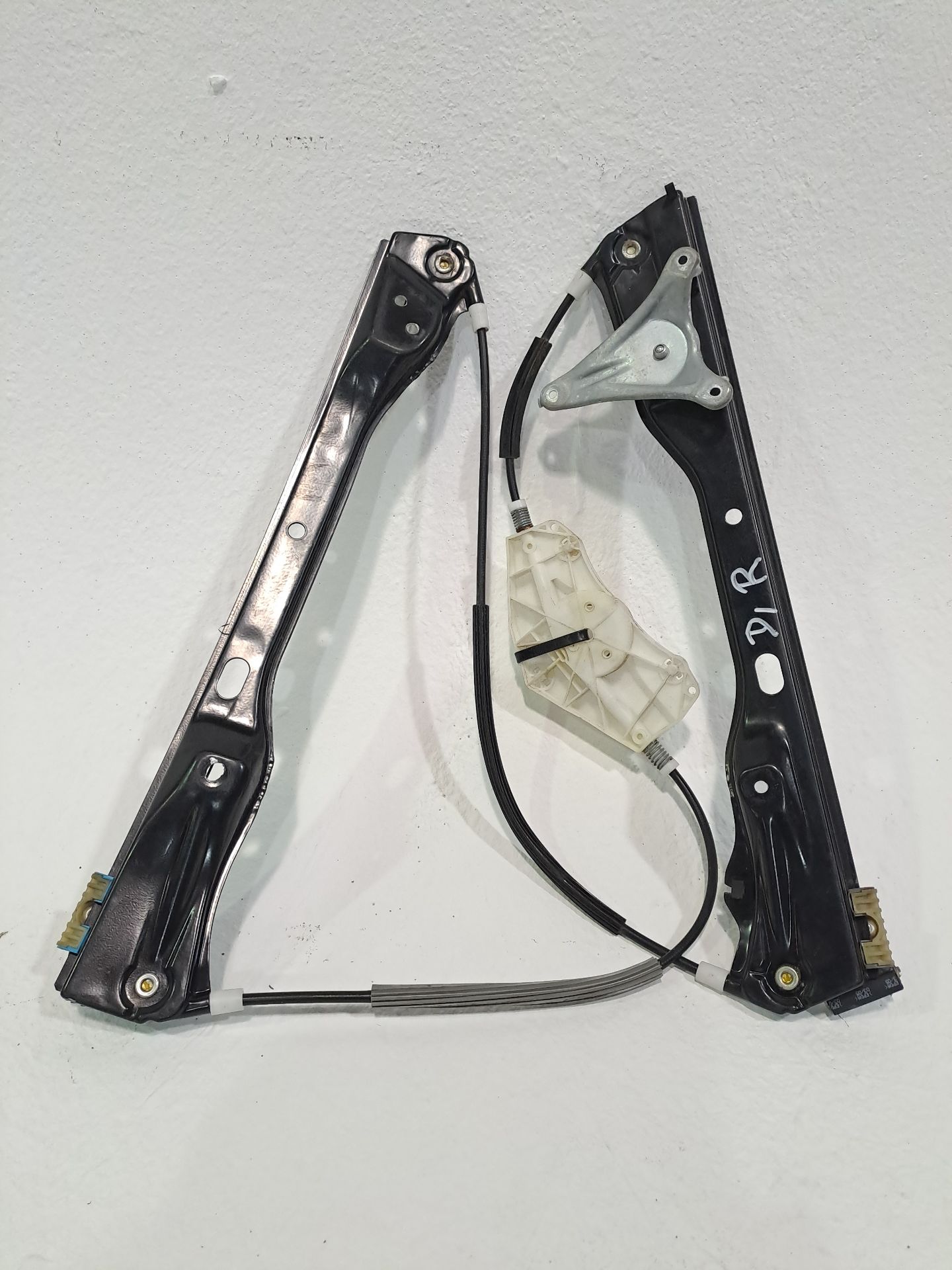 Front right window regulator VOLKSWAGEN PASSAT BERLINA (3B3)