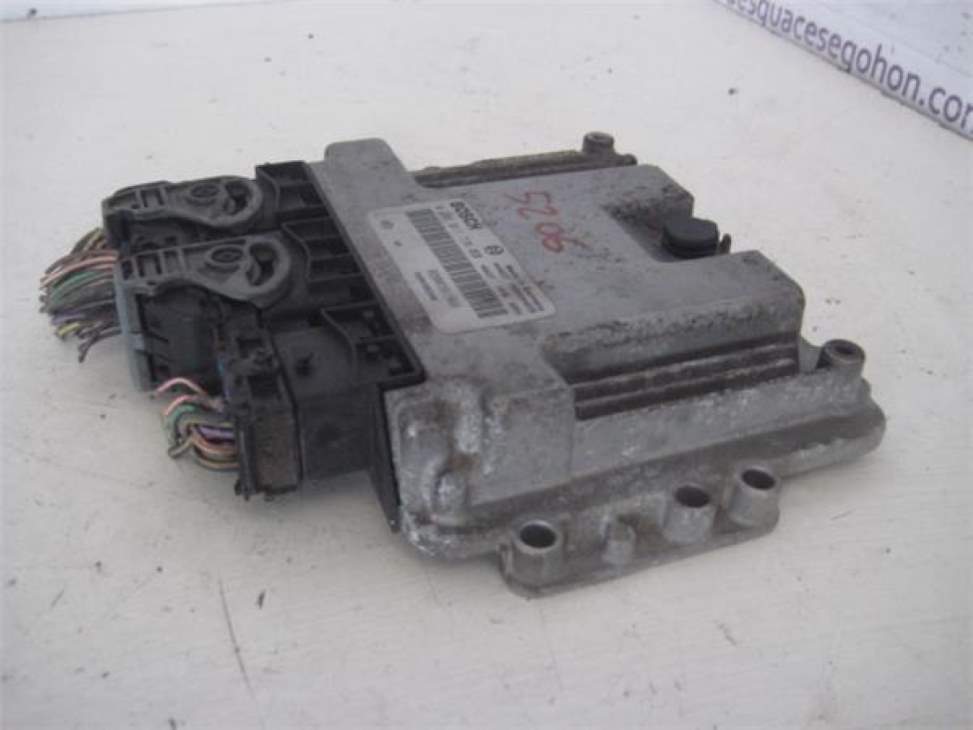 Engine control unit ECU RENAULT MEGANE II BERLINA 5P
