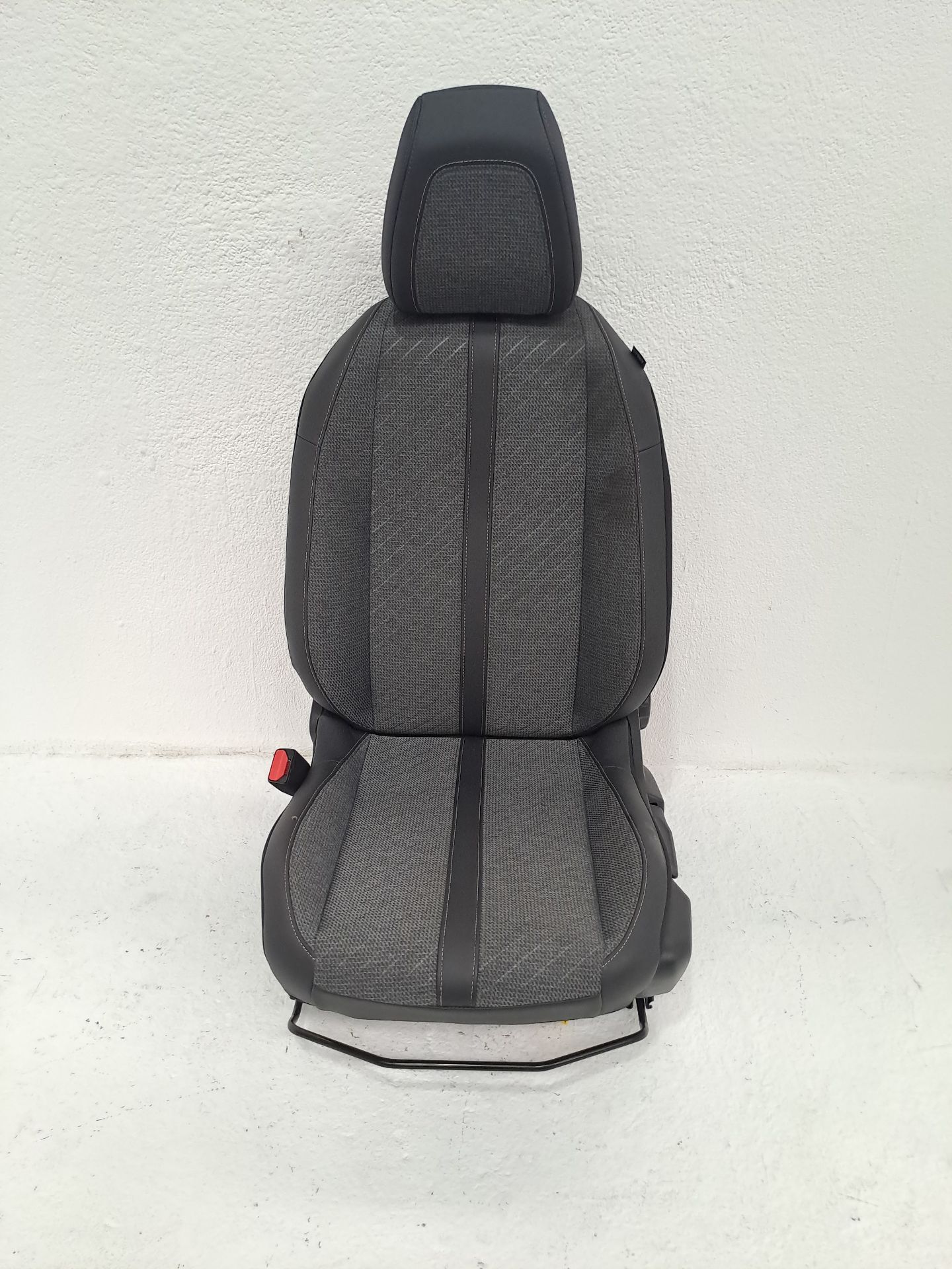 Vordersitz links PEUGEOT 208 (P2)