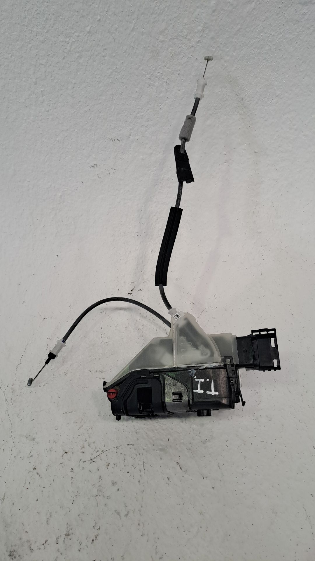 Fechadura da porta traseira esquerda PEUGEOT 208 (P2)
