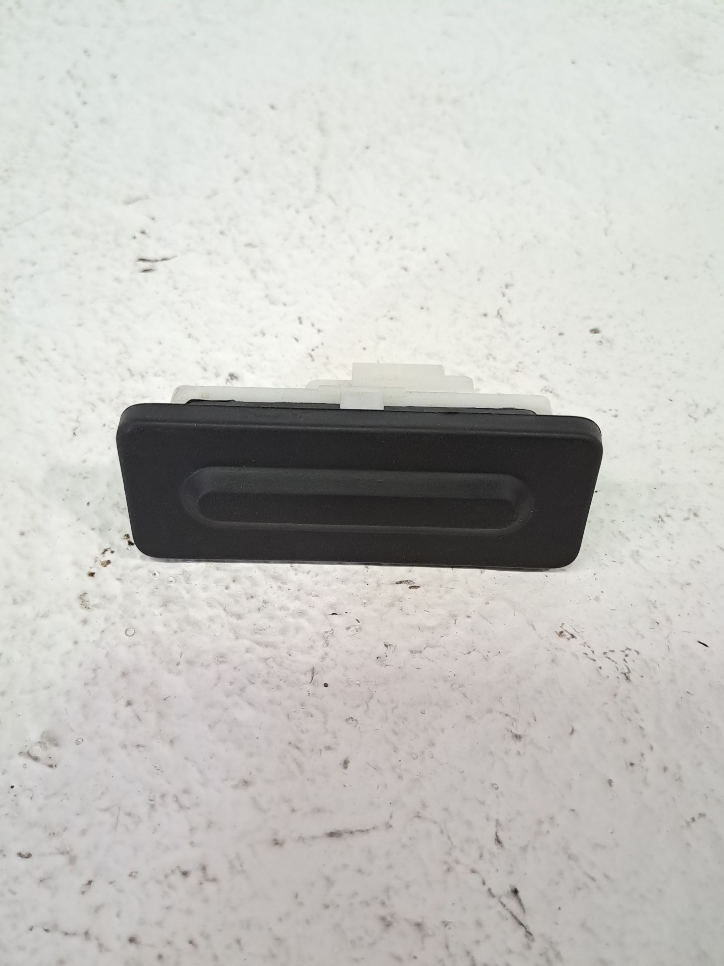 Tailgate Exterior Handle PEUGEOT 208 (P2)