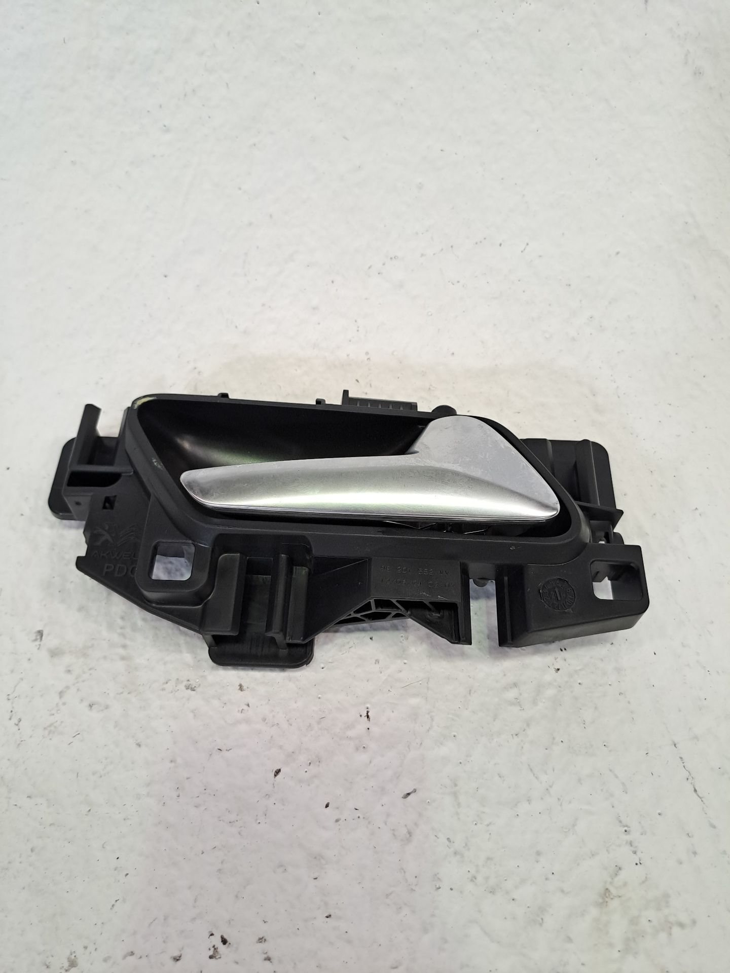 Front Right Interior Door Handle PEUGEOT 208 (P2)