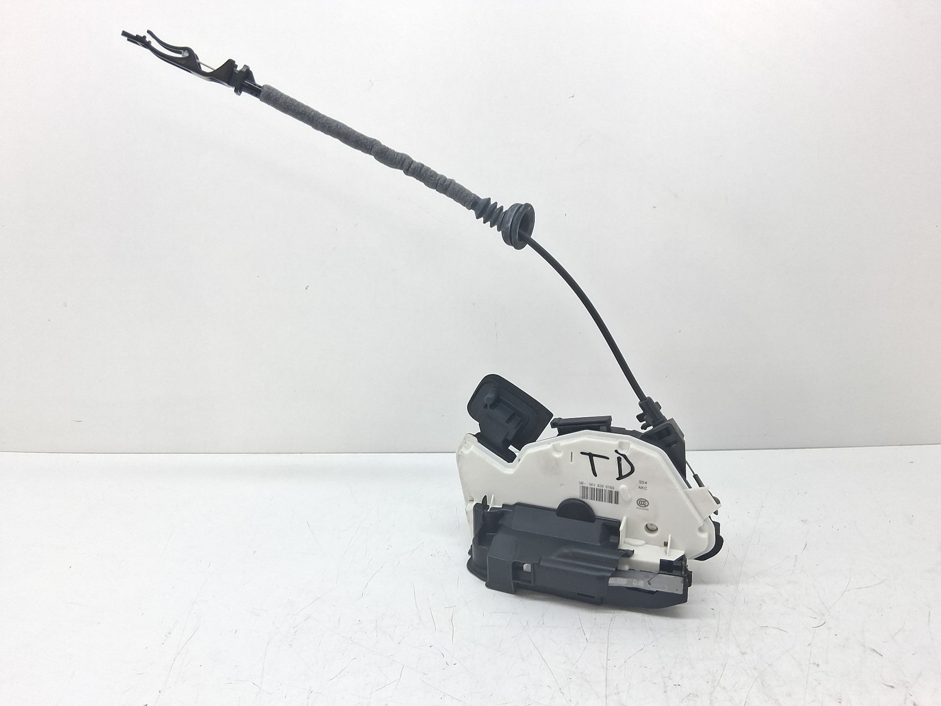 Fechadura da porta traseira direita VOLKSWAGEN GOLF VII LIM.