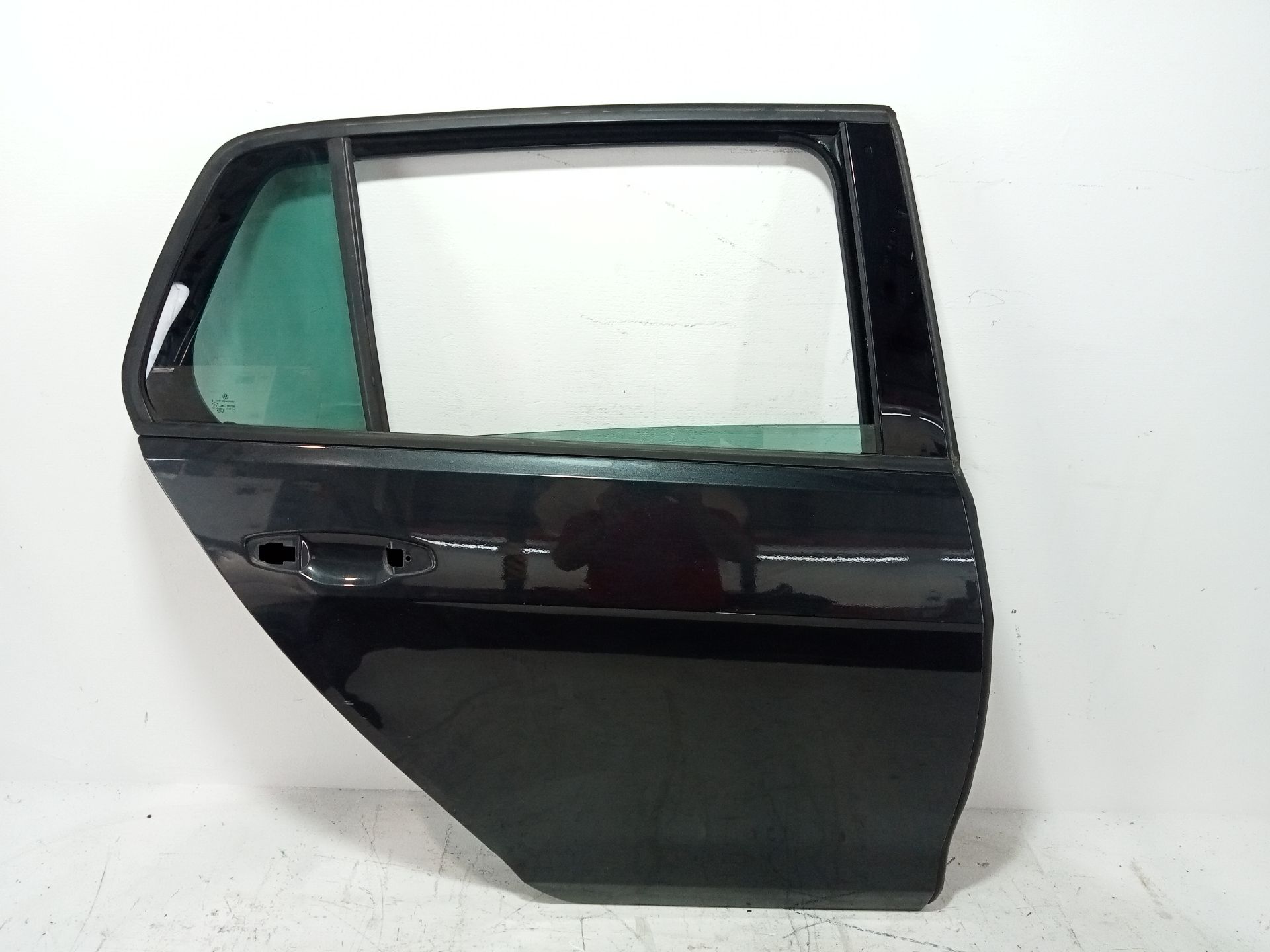 PUERTA TRASERA DERECHA VOLKSWAGEN GOLF VII LIM.