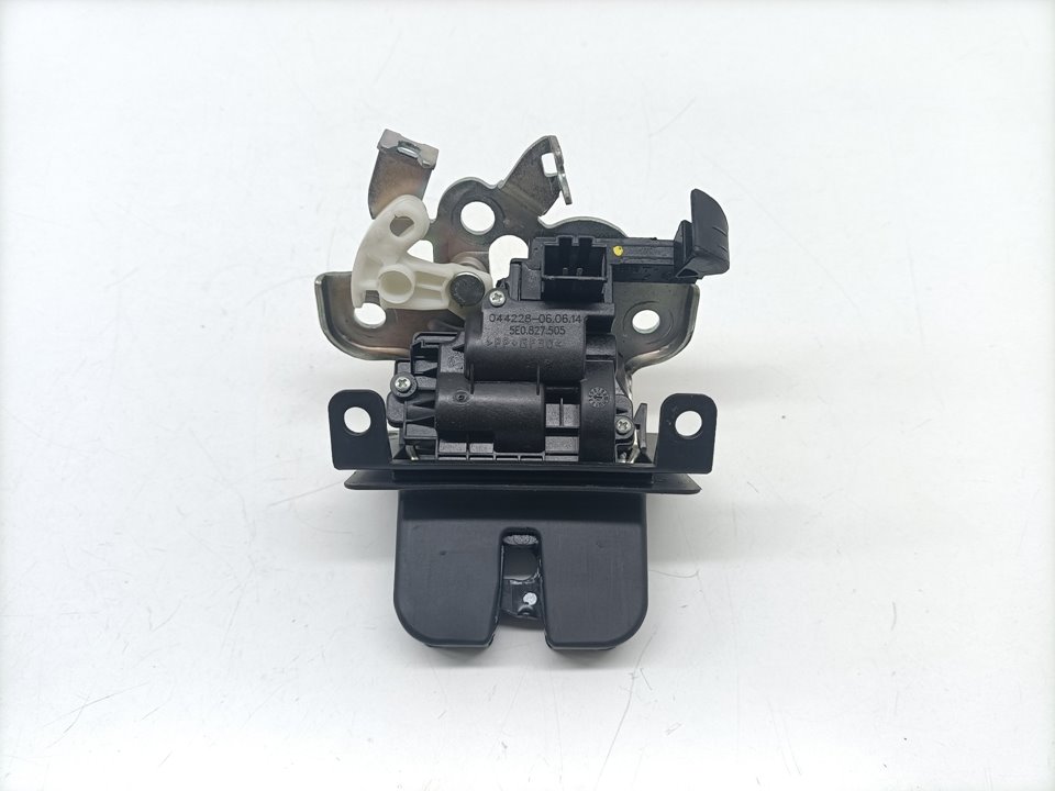 Boot/Tailgate lock SKODA OCTAVIA COMBI (5E5)