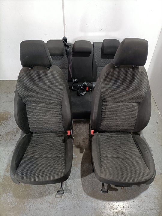 Jeu de sièges complet SKODA OCTAVIA COMBI (5E5)