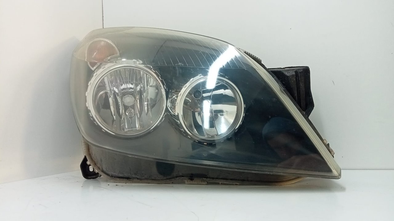 Phare droit OPEL ASTRA H BERLINA