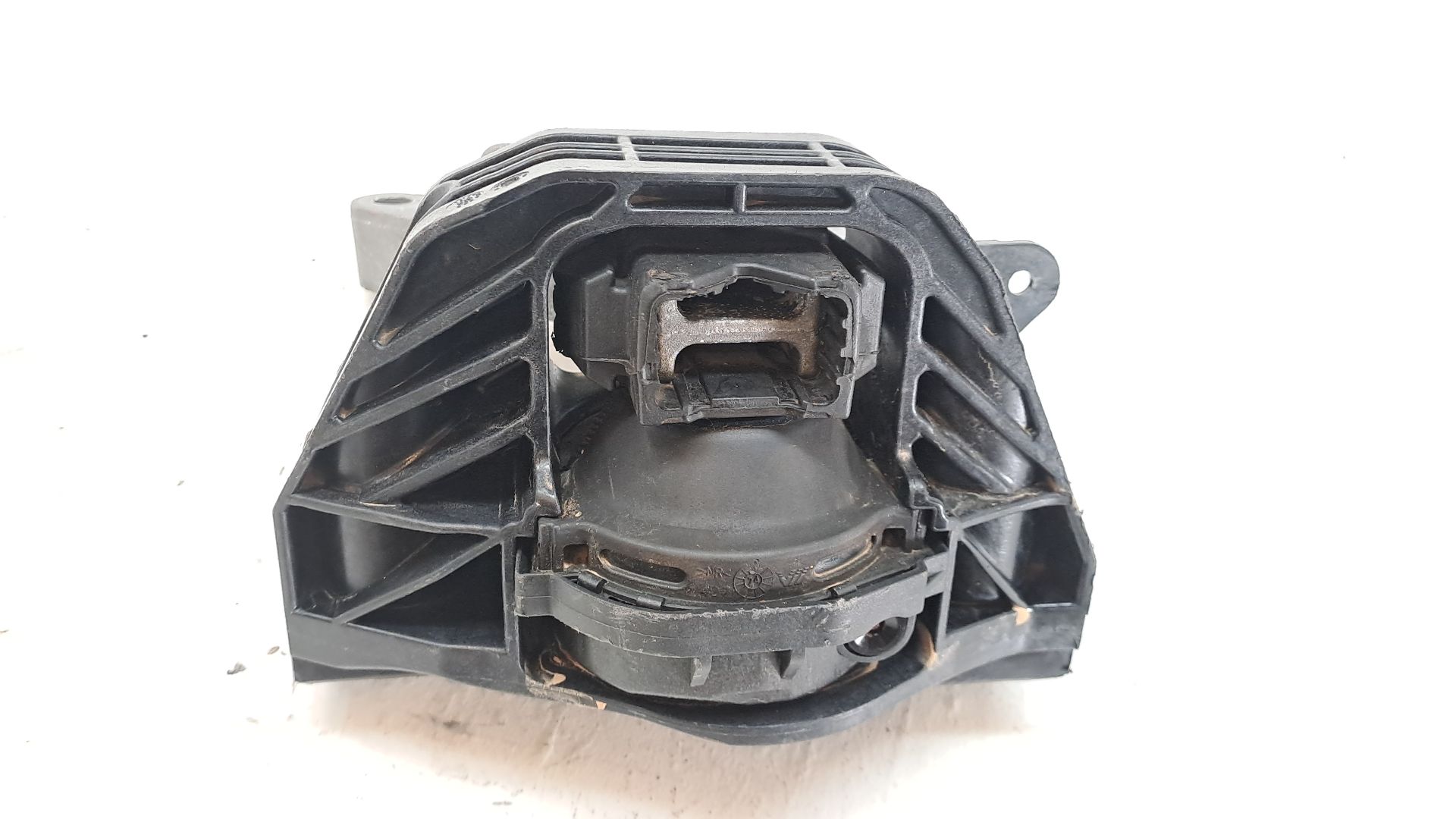 Engine mount PEUGEOT 2008 (P1)