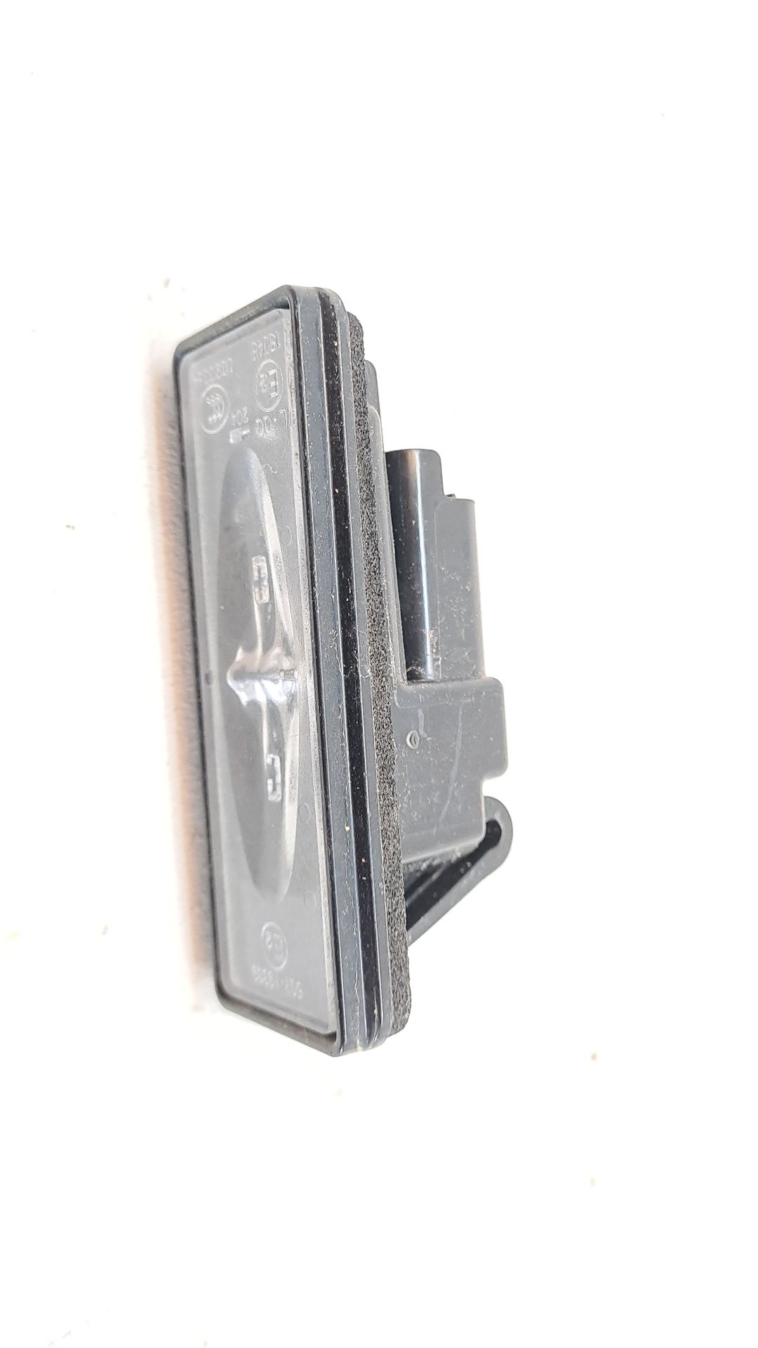 Éclairage de plaque PEUGEOT 2008 (P1)