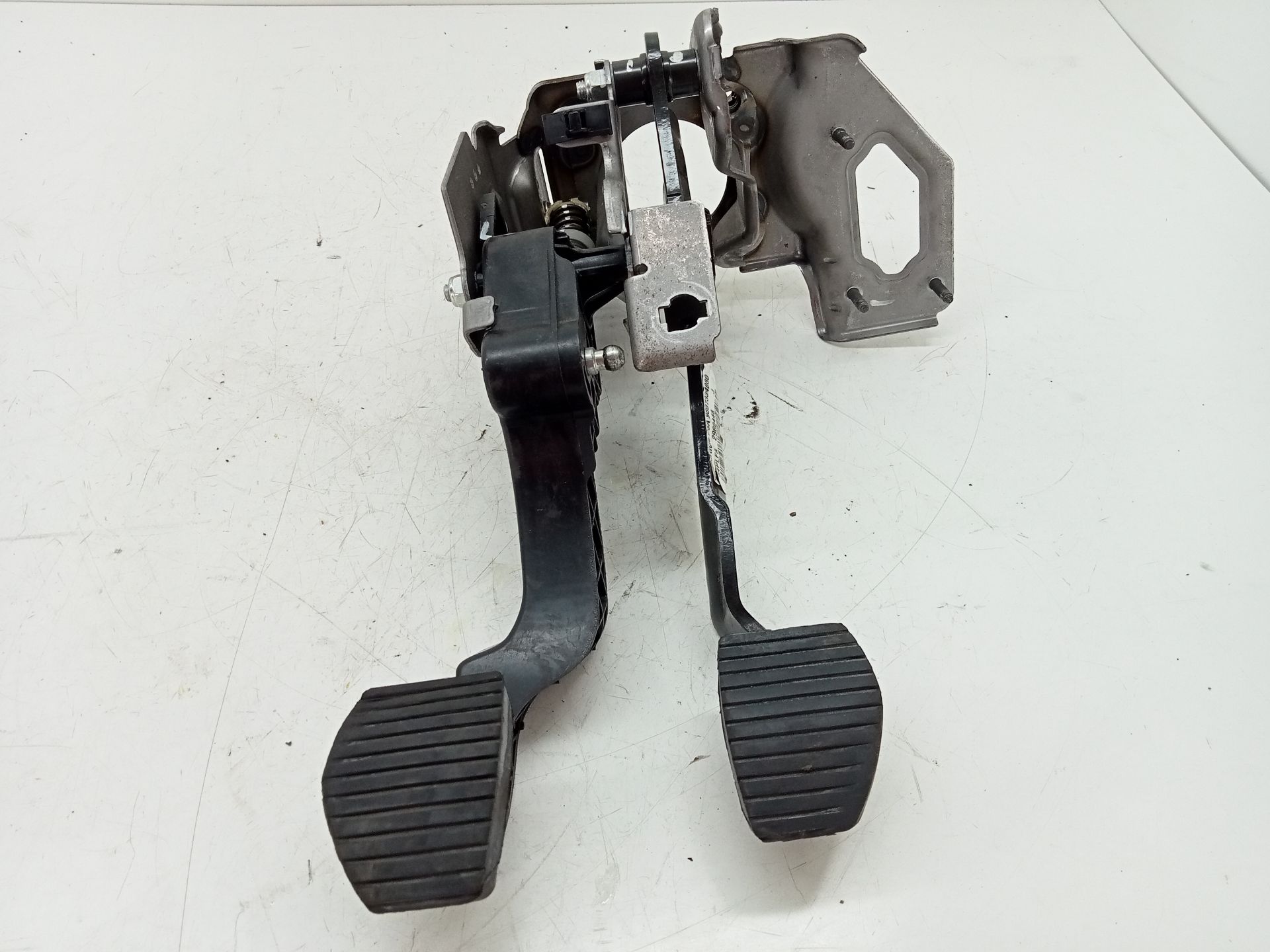 Pedal da embreagem OPEL CROSSLAND X