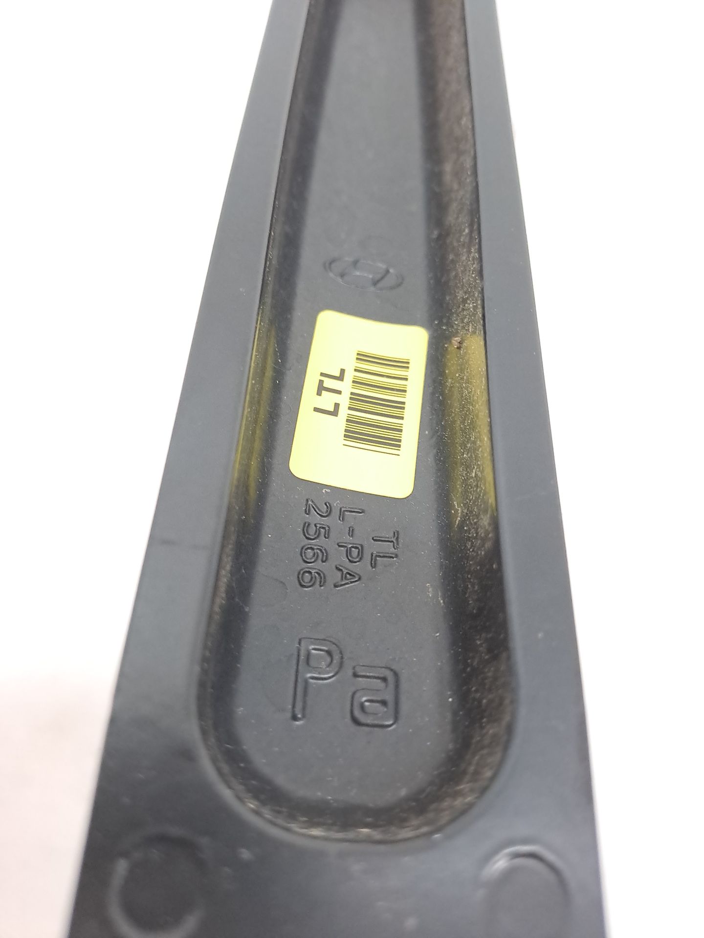 Front Right Wiper Arm HYUNDAI TUCSON