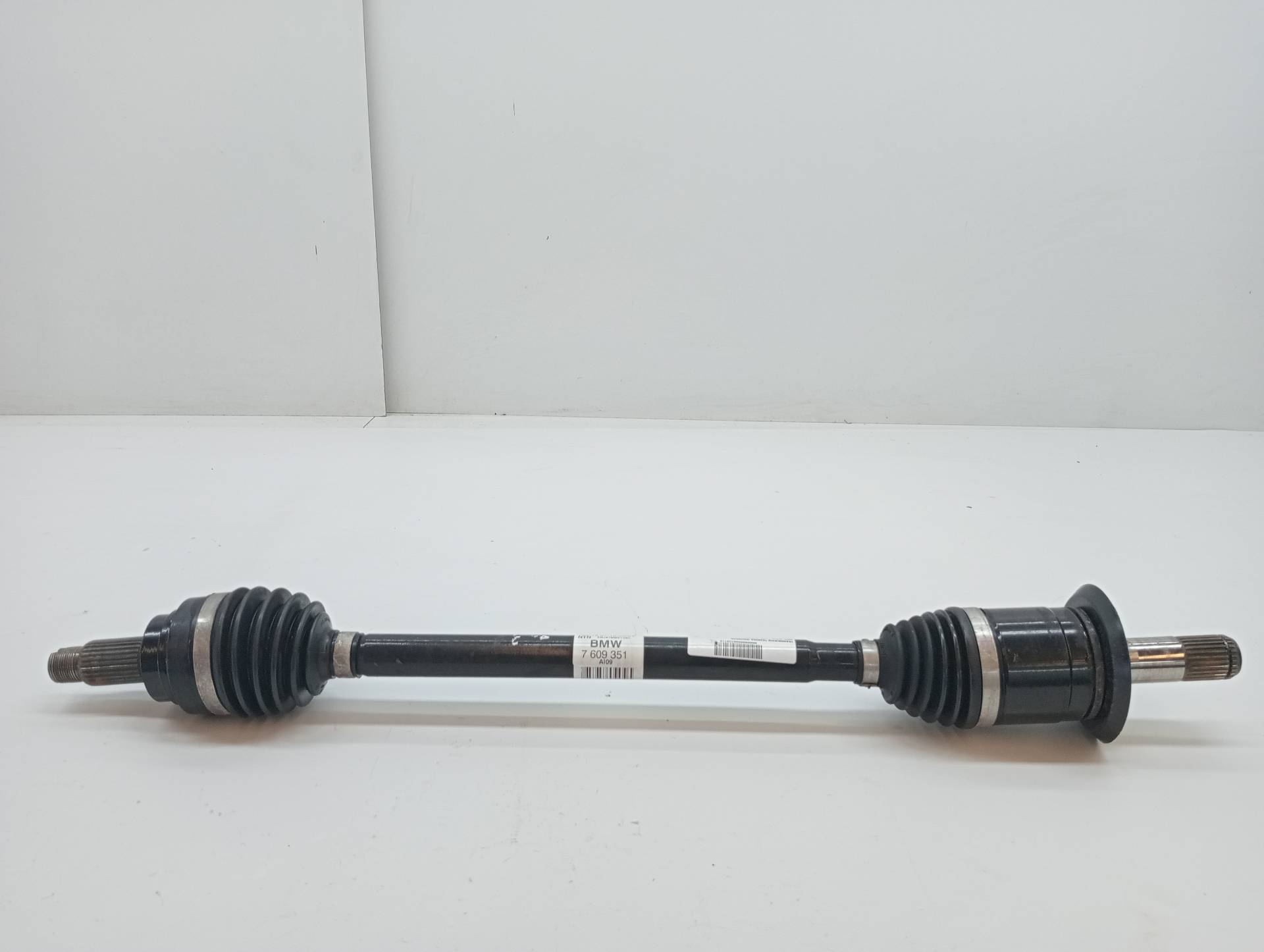 Transmission arrière gauche BMW SERIE 1 LIM. (F20/F21)