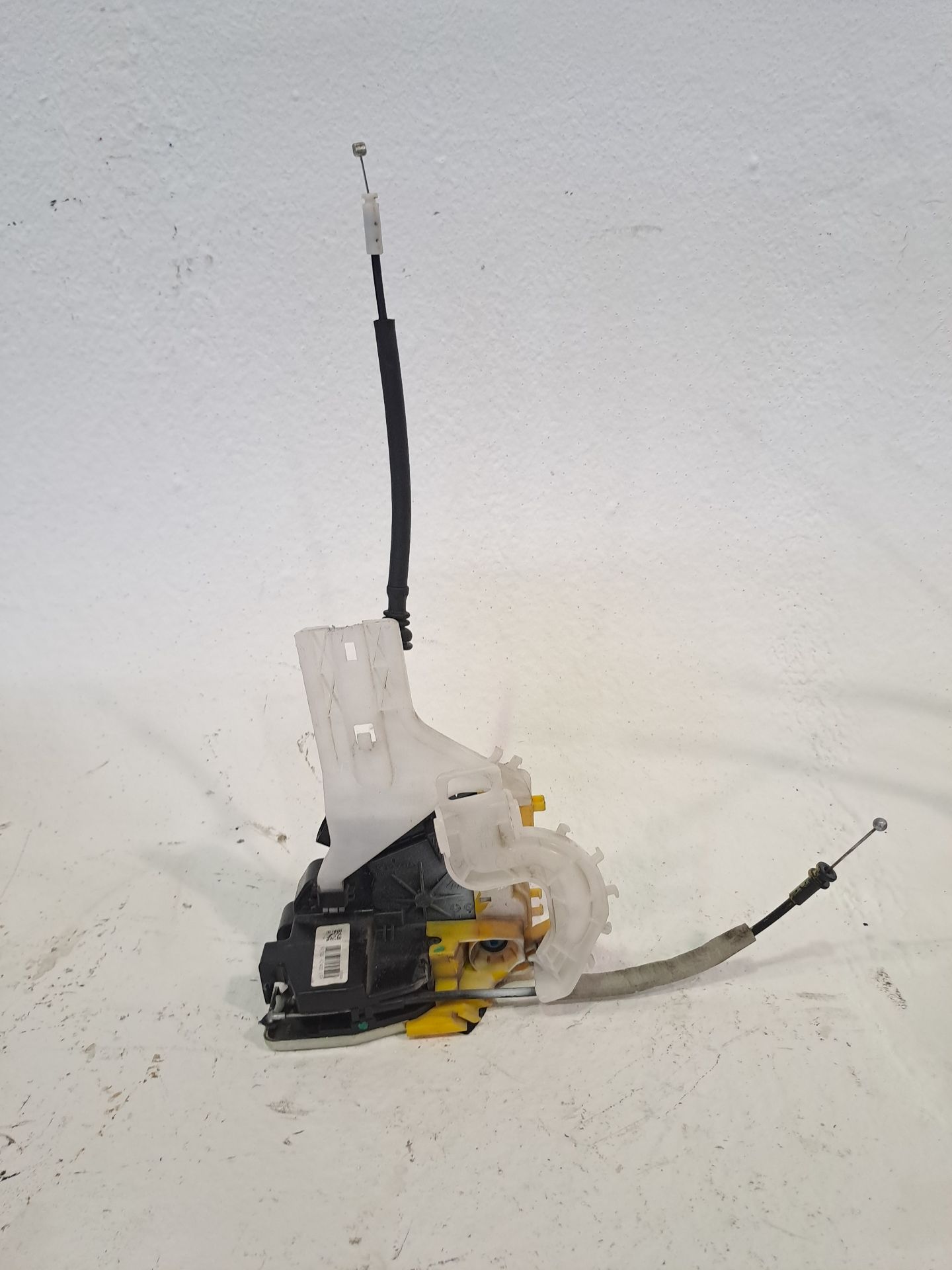 Fechadura da porta dianteira esquerda KIA CEED