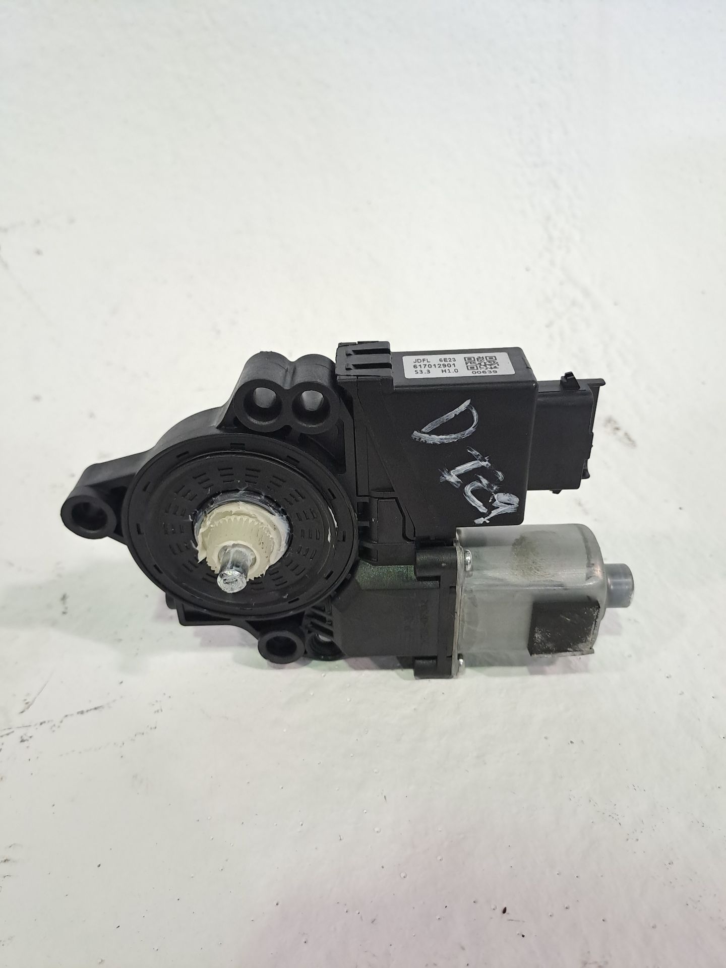 MOTOR ELEVALUNAS DELANTERO IZQUIERDO KIA CEED