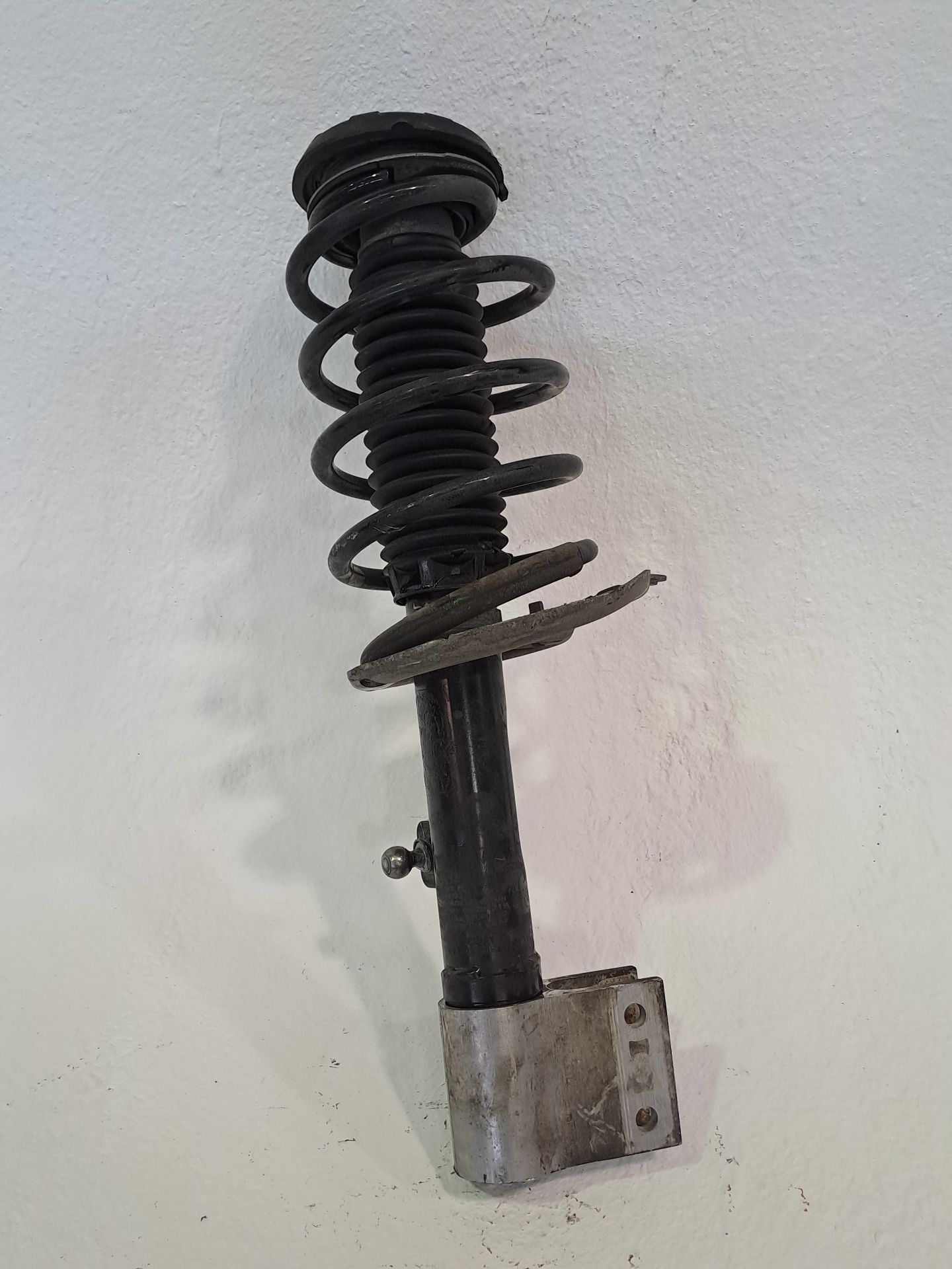 Front Left Shock Absorber PEUGEOT 3008