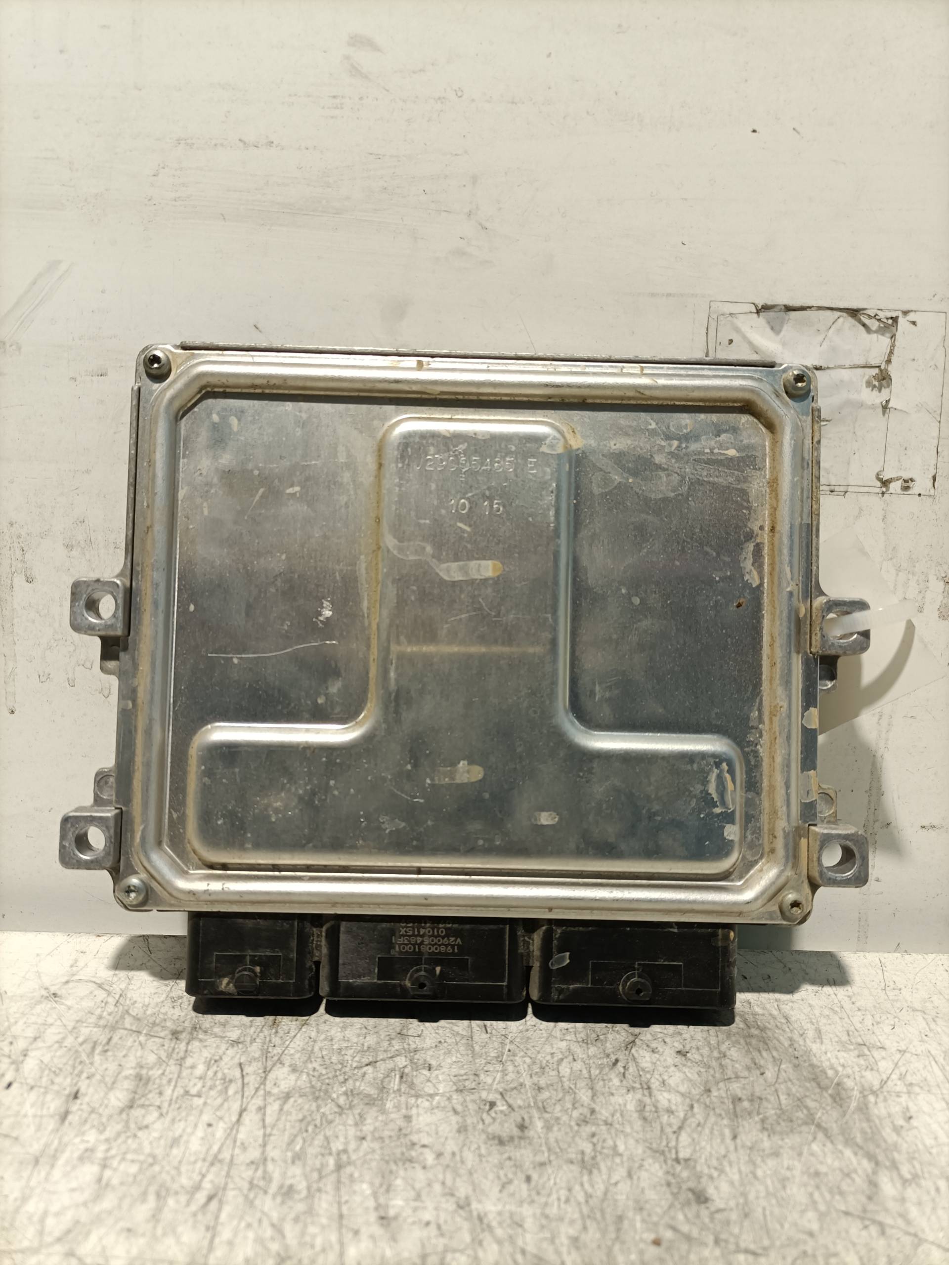 Calculateur moteur DACIA SANDERO
