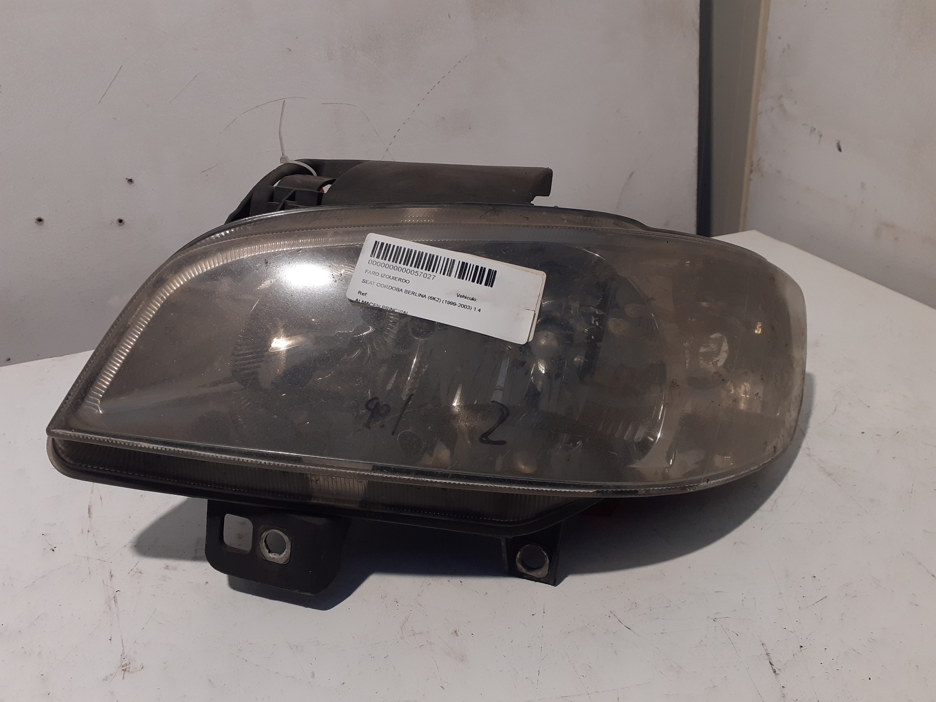 Scheinwerfer links SEAT CORDOBA BERLINA (6K2)
