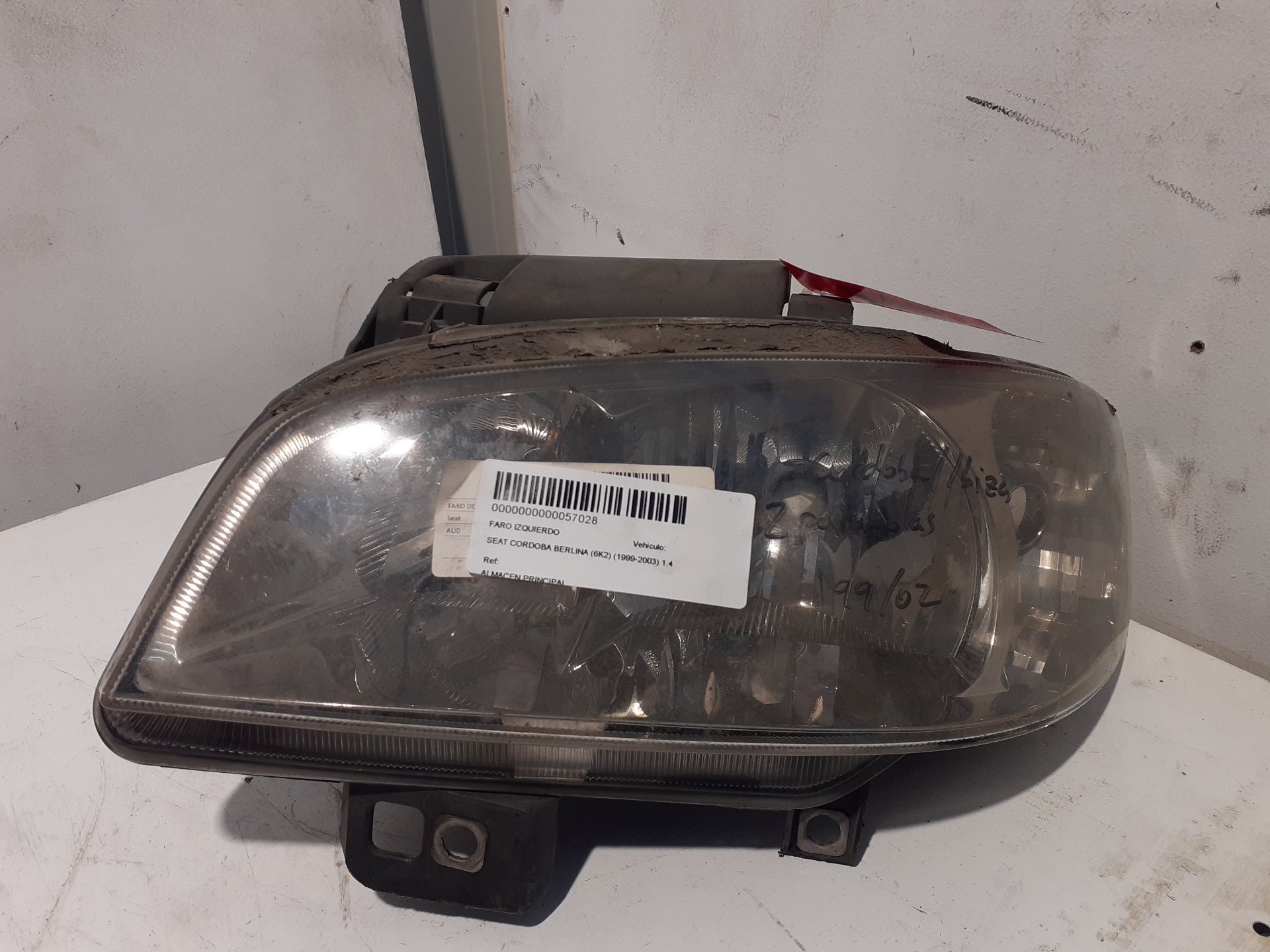 Scheinwerfer links SEAT CORDOBA BERLINA (6K2)