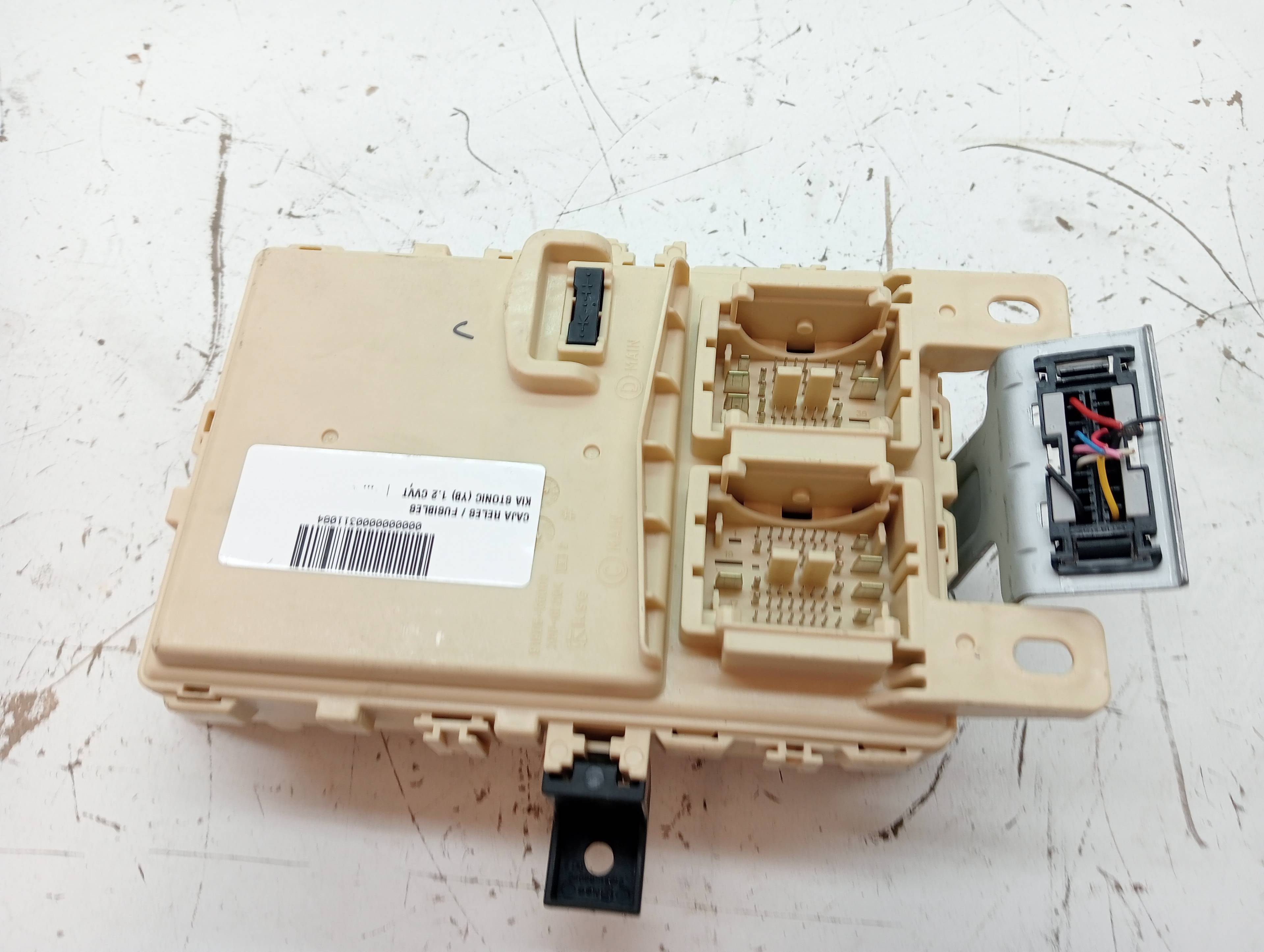 Relay/Fuse box KIA STONIC