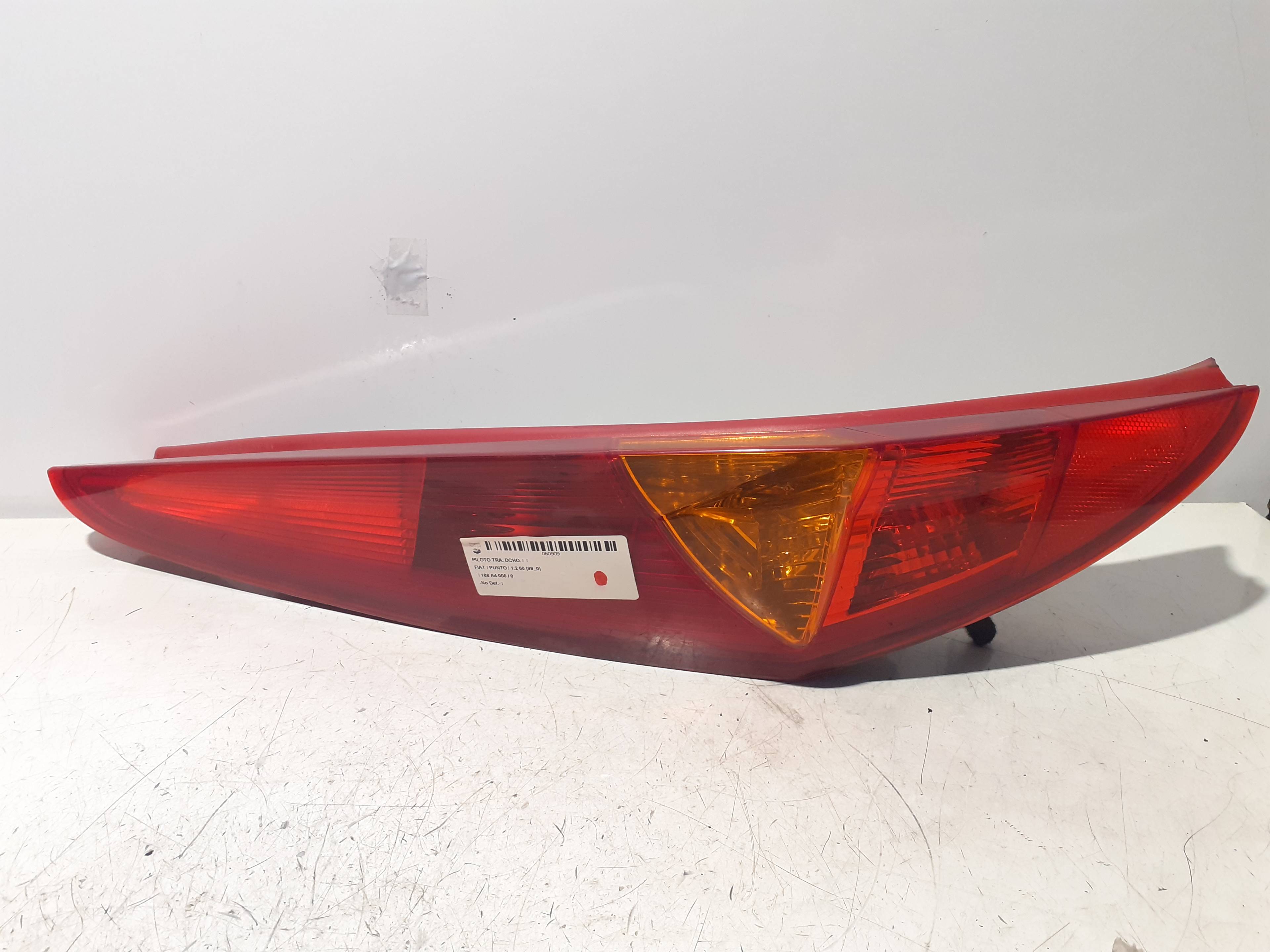 Feu arrière droit FIAT PUNTO BERLINA (188)