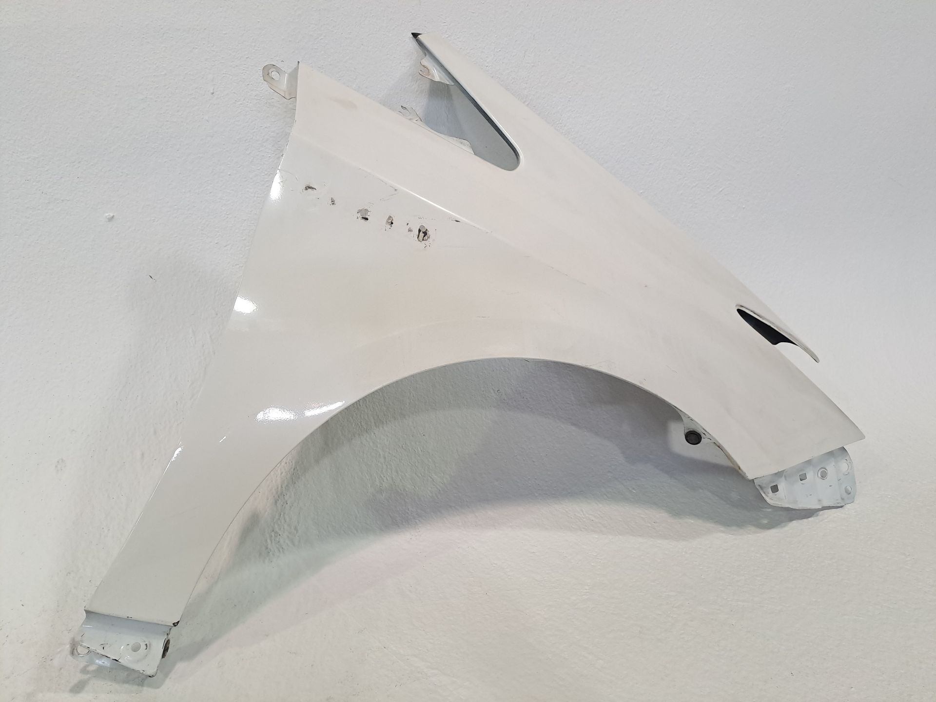 Front Right Fender TOYOTA PRIUS (NHW30)