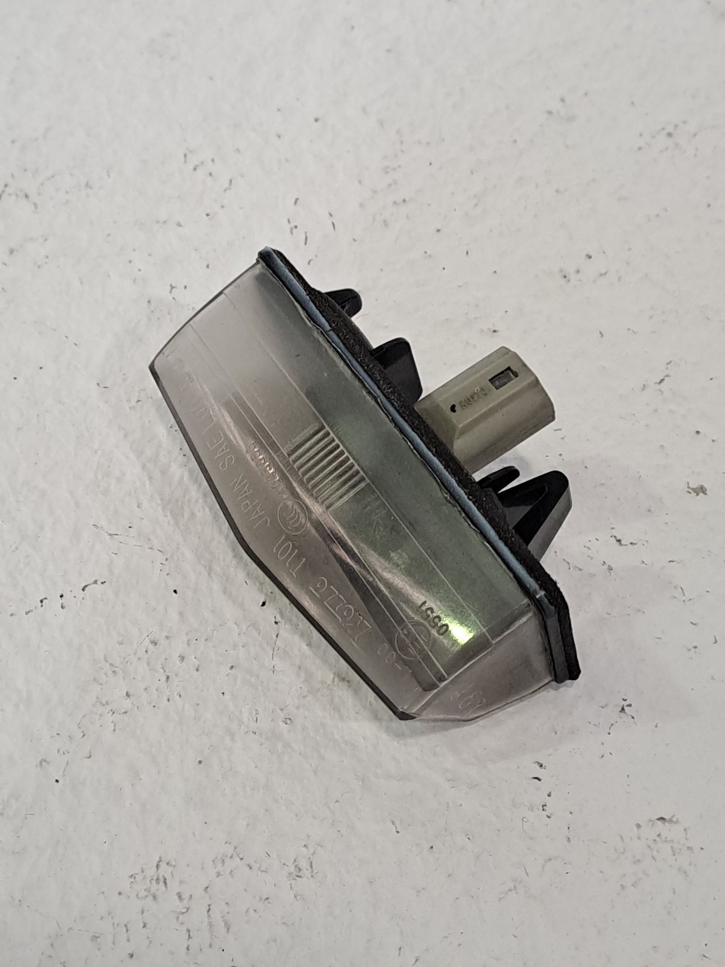 Éclairage de plaque TOYOTA PRIUS (NHW30)