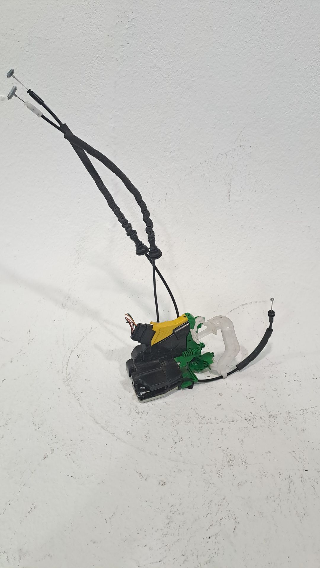 Fechadura da porta dianteira esquerda KIA SORENTO II (XM)