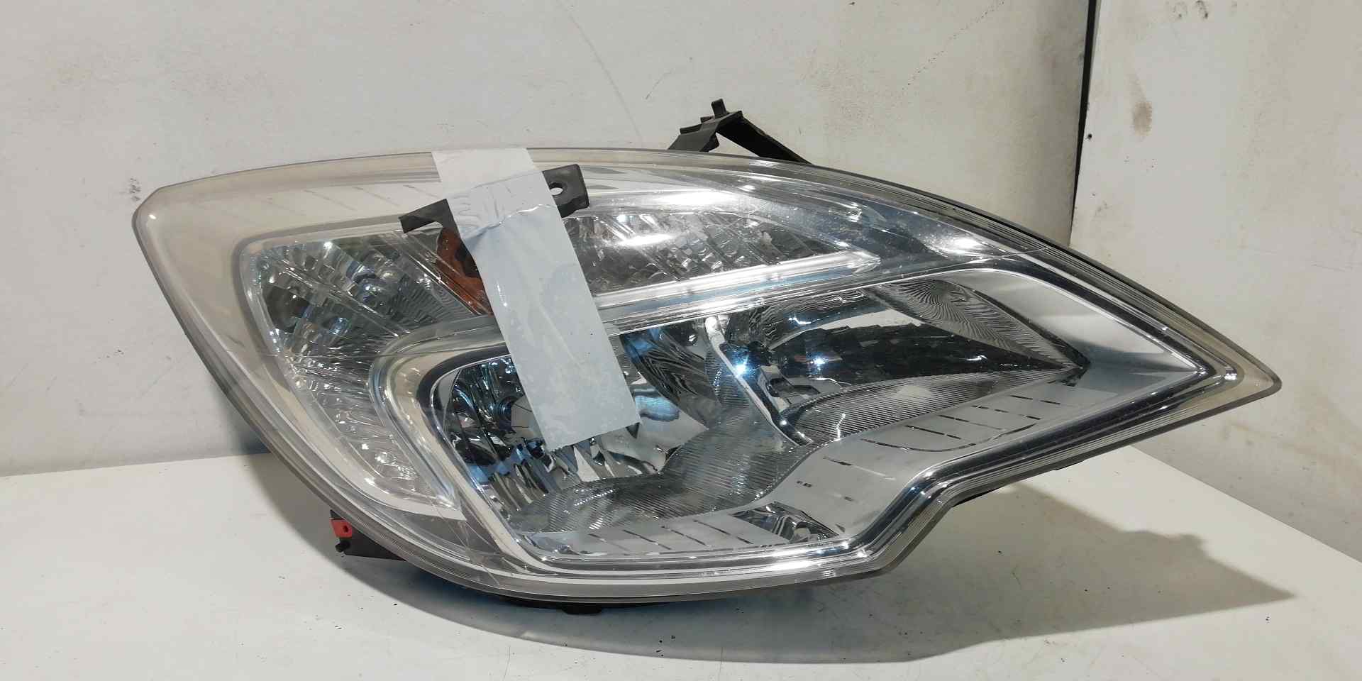 Right headlight OPEL MERIVA
