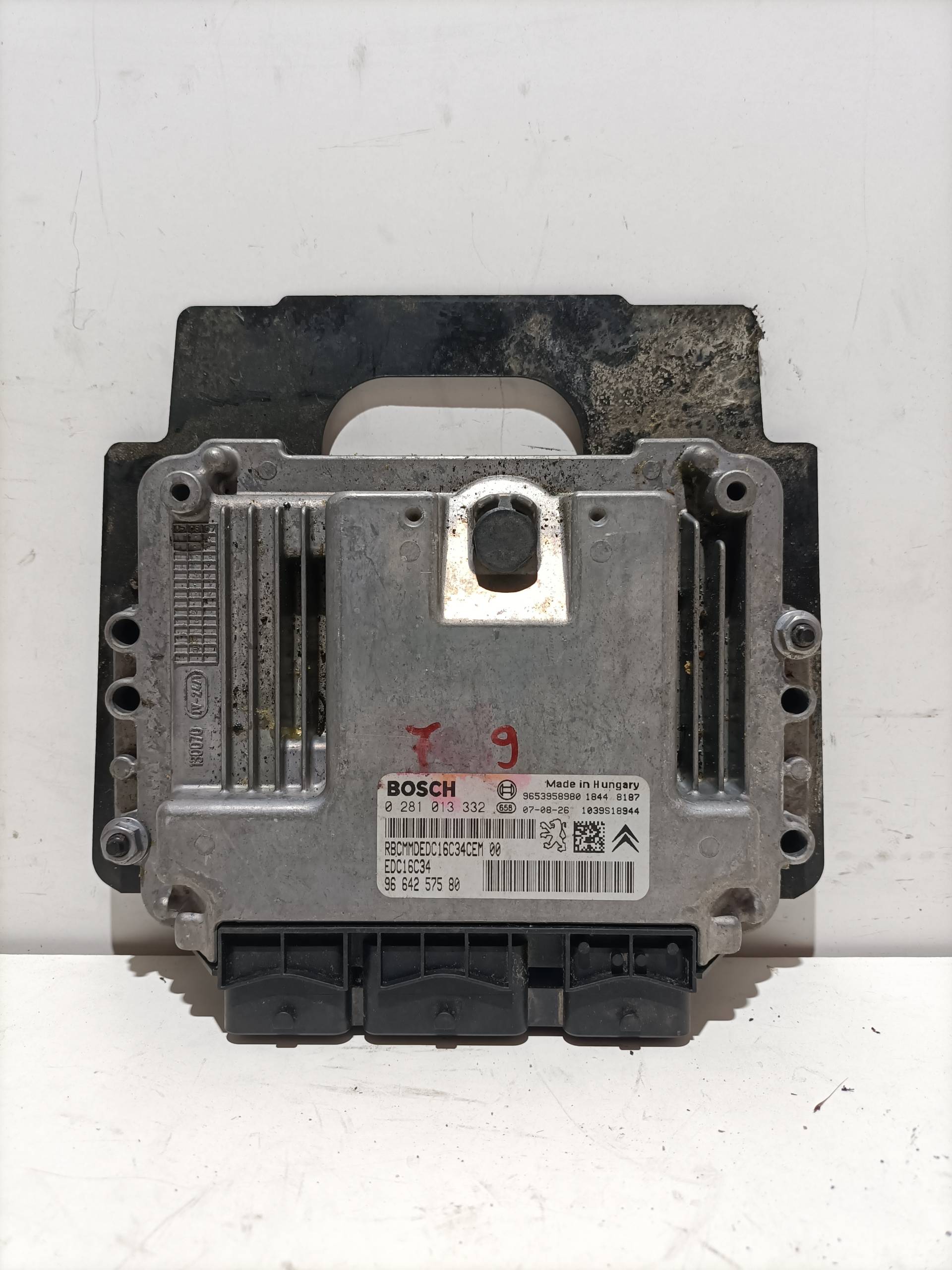 Calculateur moteur PEUGEOT 308