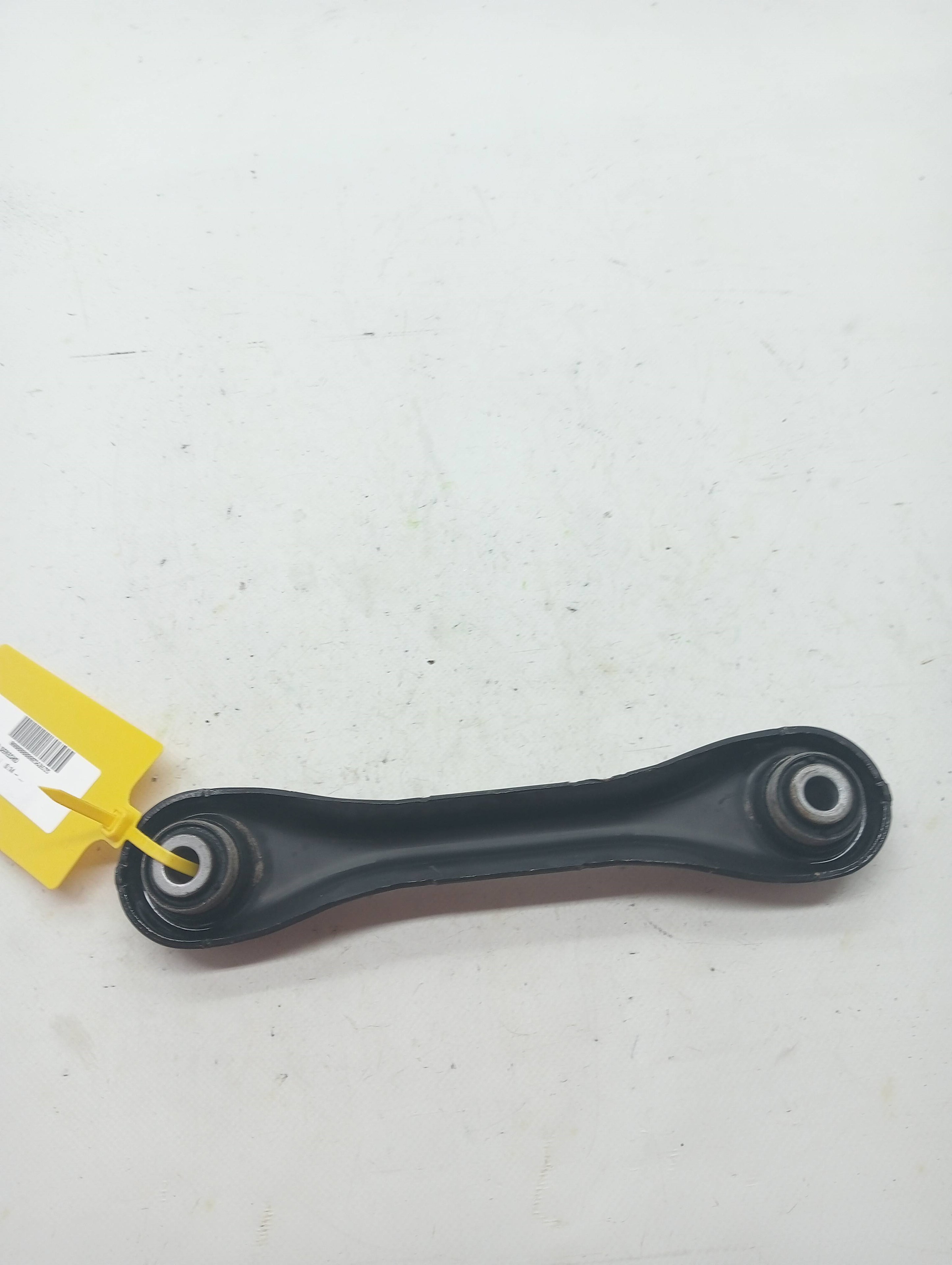 TIRANTE TRASERO DERECHO FORD FOCUS LIM.
