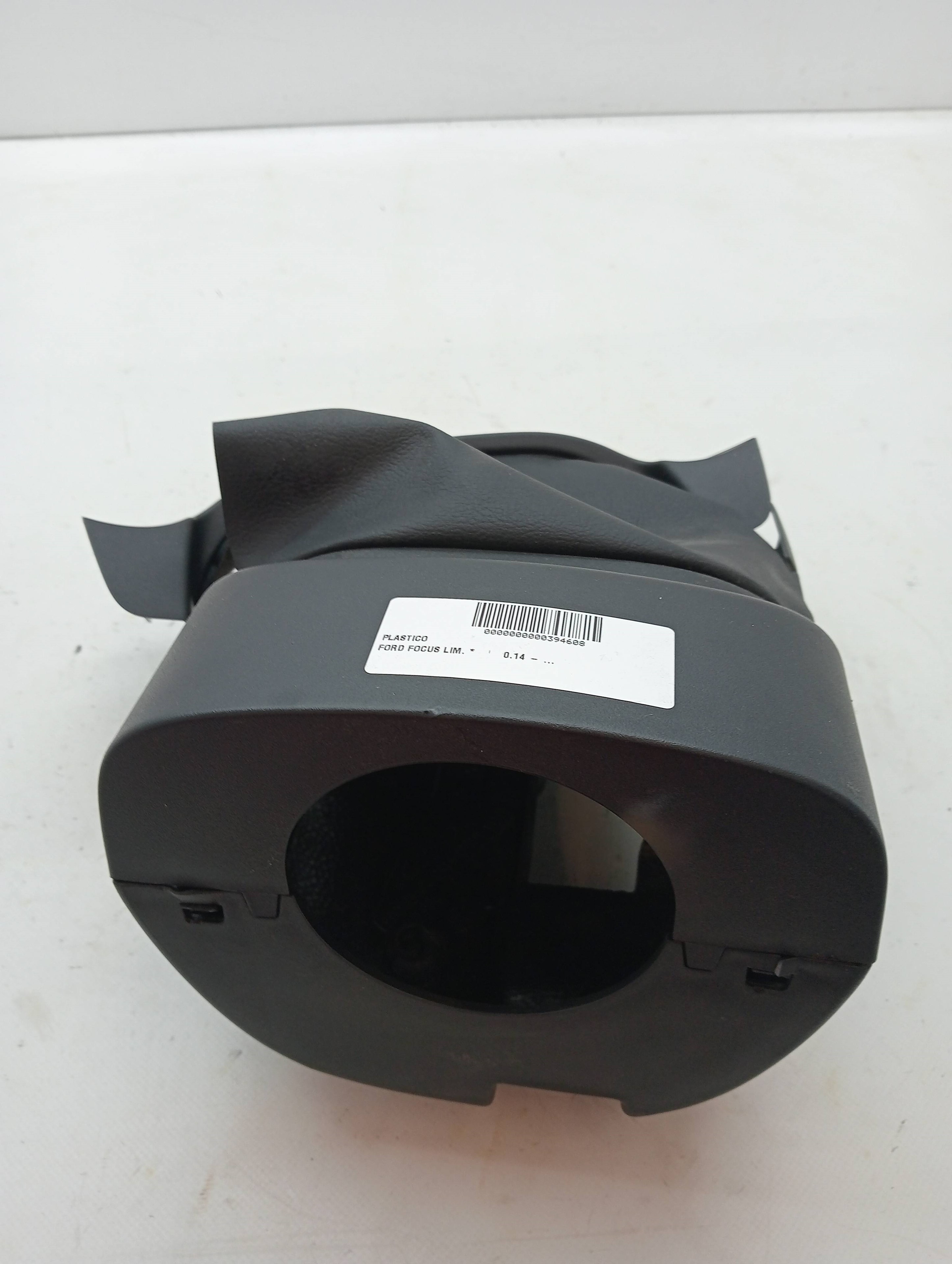 PLASTICO FORD FOCUS LIM.