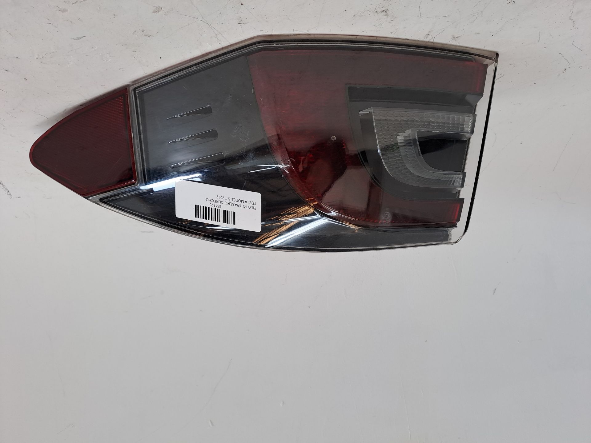 Feu arrière droit TESLA MODEL S
