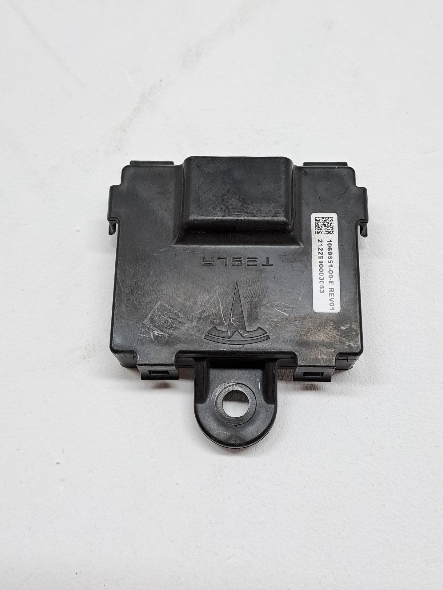 Electronic Control Module TESLA MODEL S