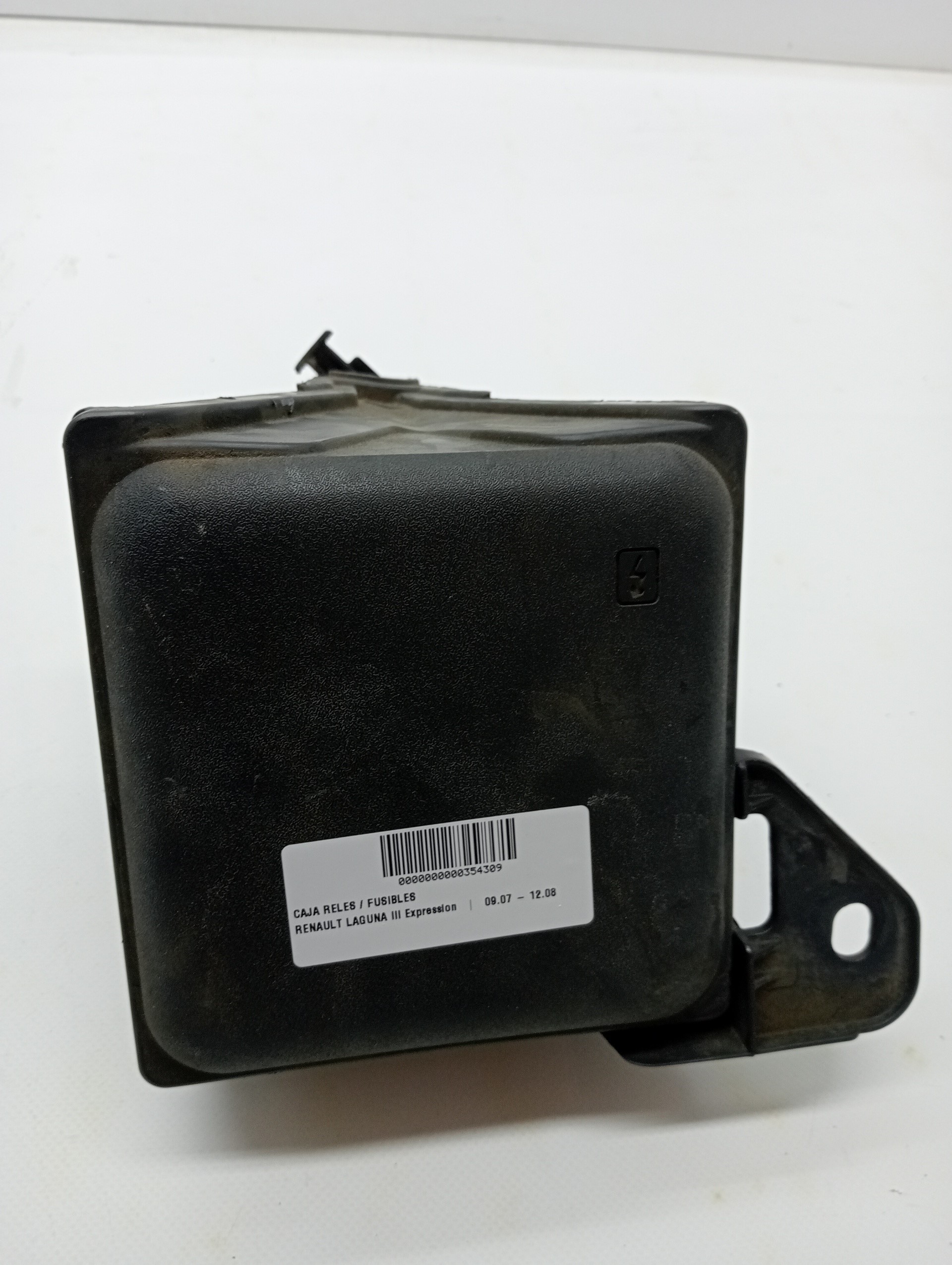Relay/Fuse box RENAULT LAGUNA III