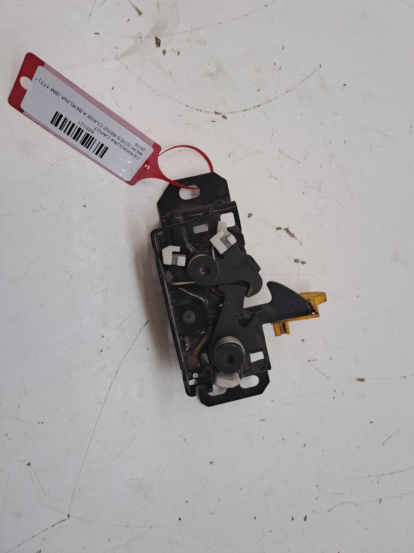 Bonnet lock MERCEDES-BENZ CLASE A BERLINA (BM 177)
