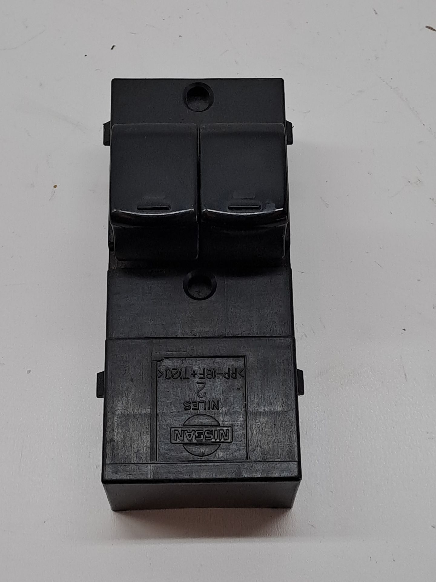 Fensterheberschalter vorne links NISSAN MICRA (K12E)