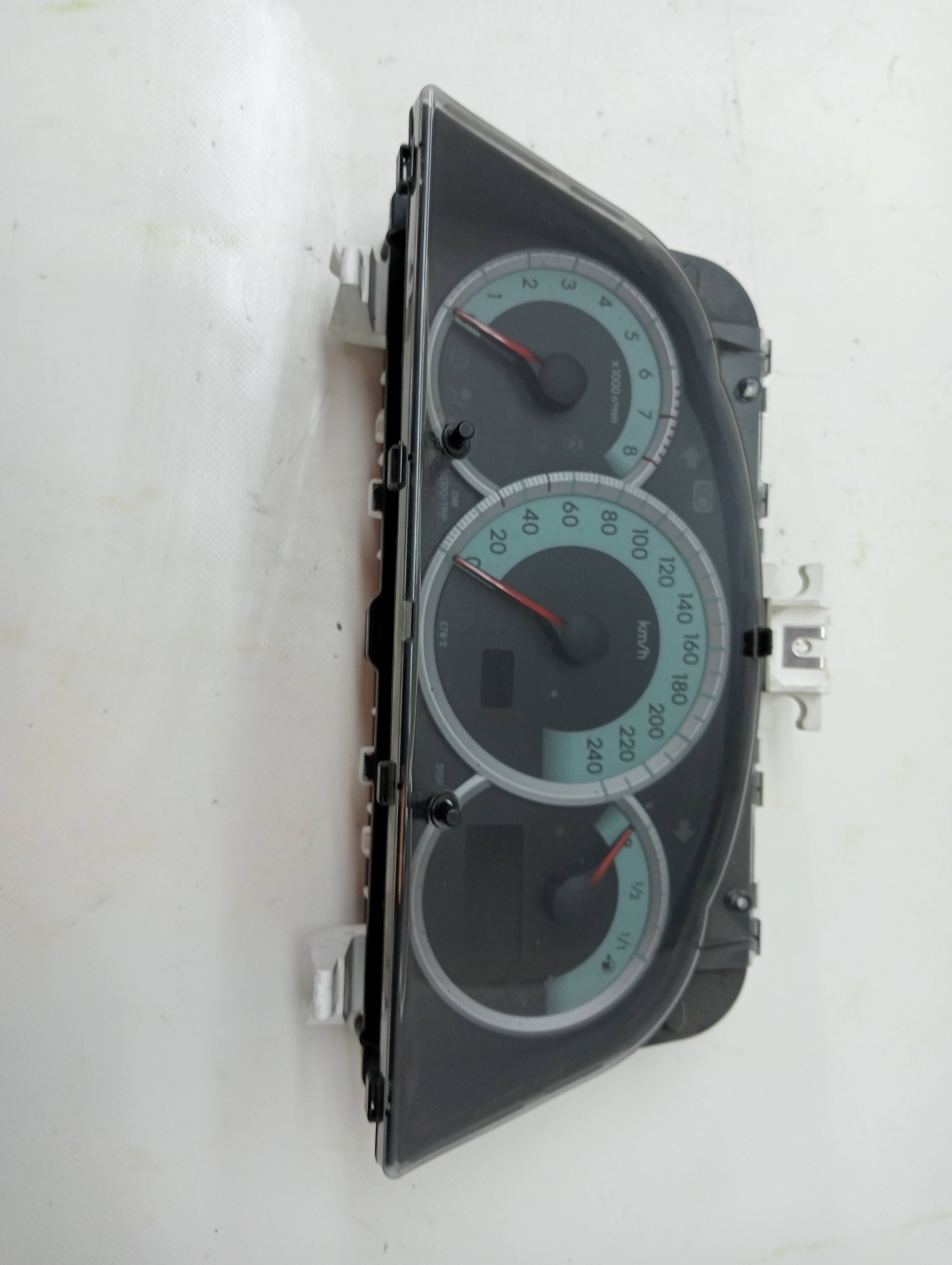 Combiné d’instruments TOYOTA COROLLA VERSO (R1)